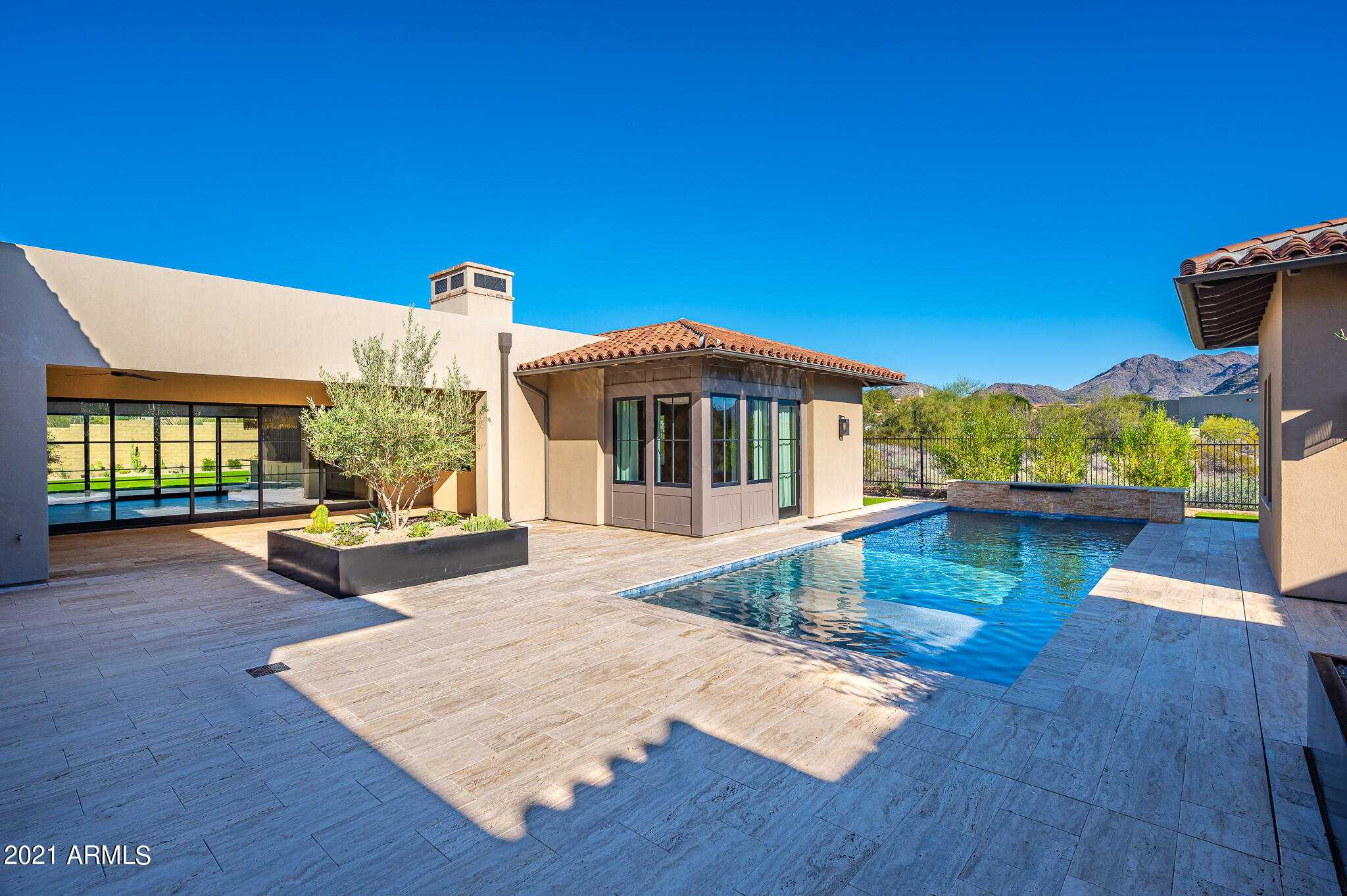 WHITE HORSE - Residential