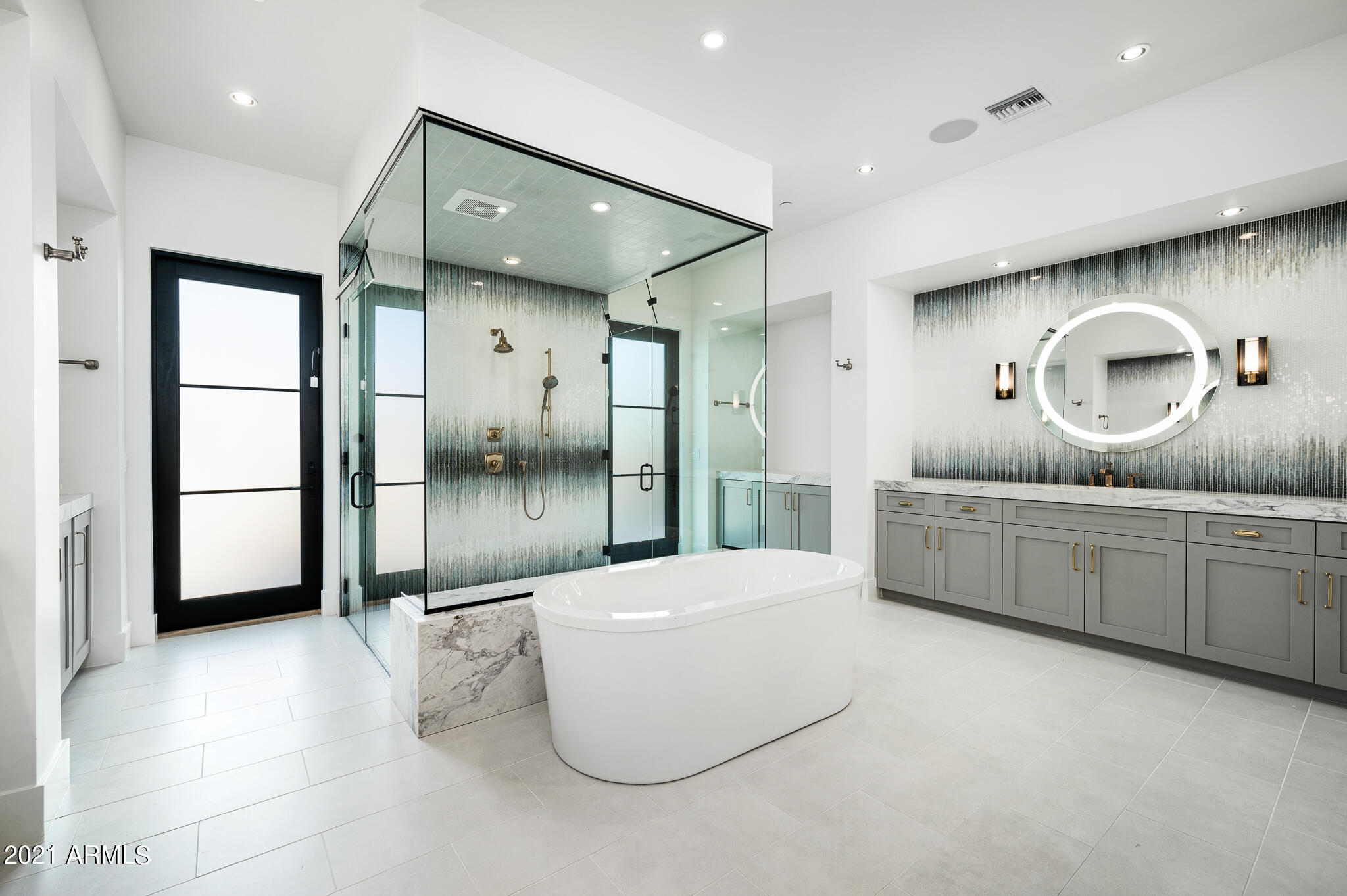 WHITE HORSE - Residential