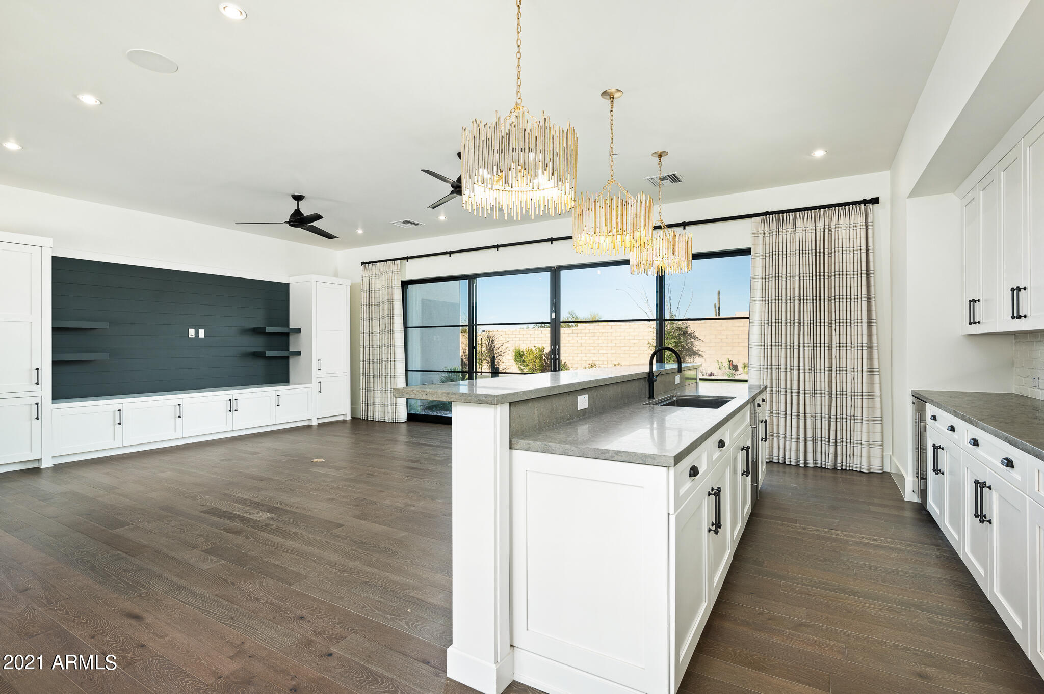 WHITE HORSE - Residential