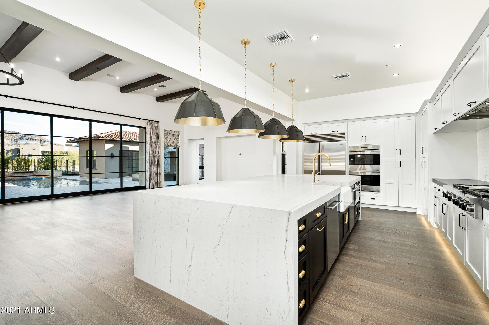 WHITE HORSE - Residential