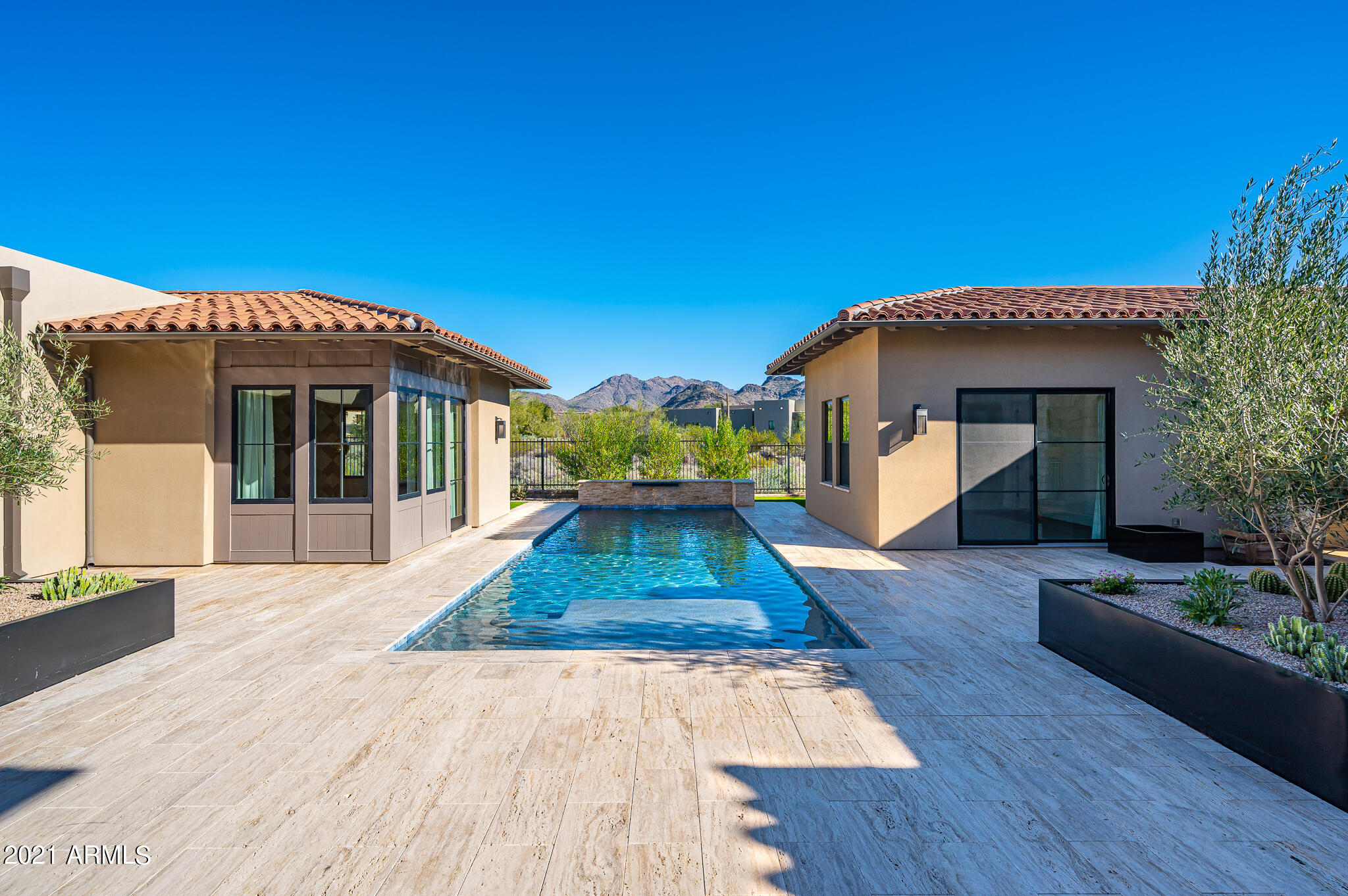 WHITE HORSE - Residential