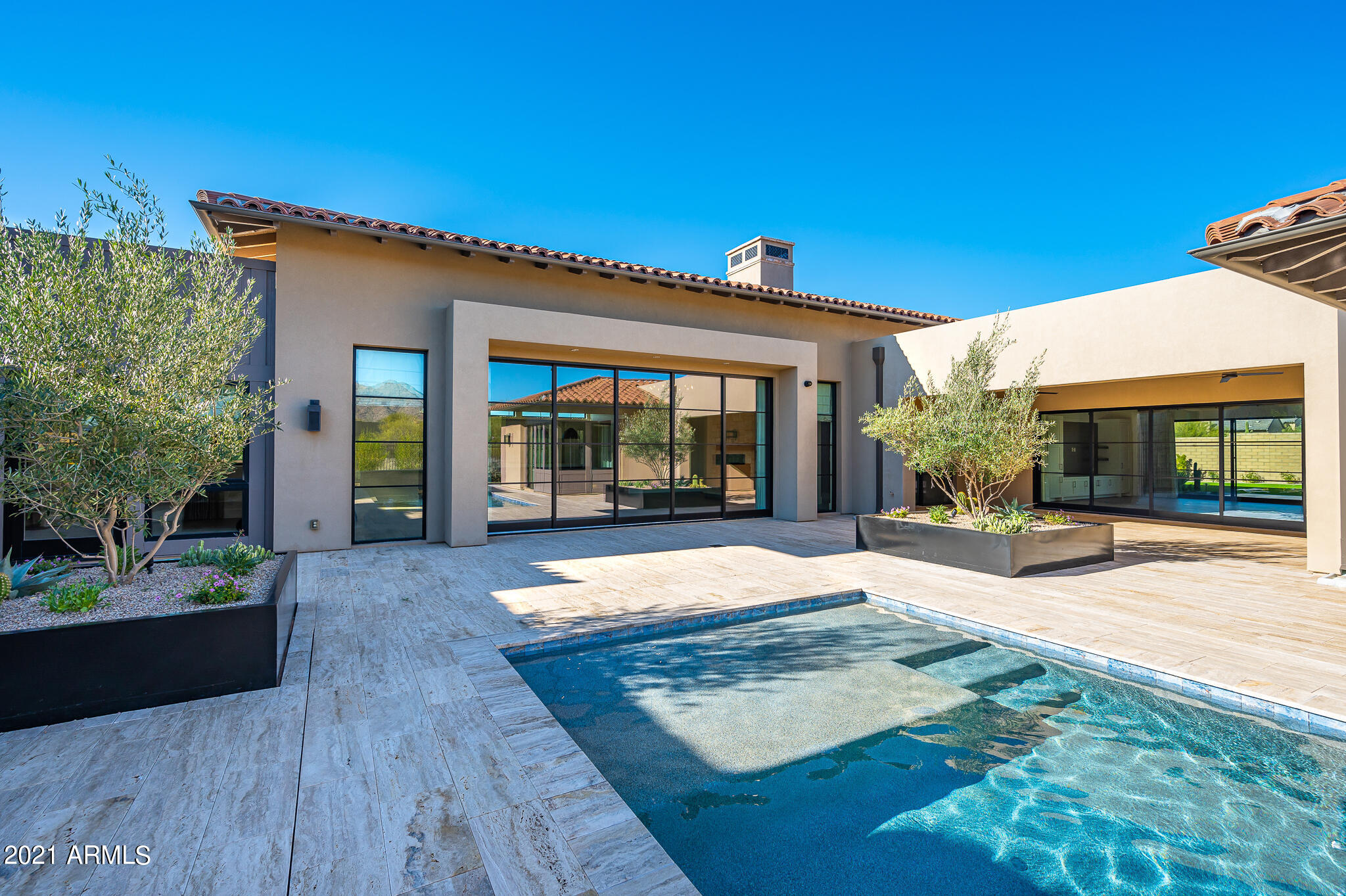 WHITE HORSE - Residential