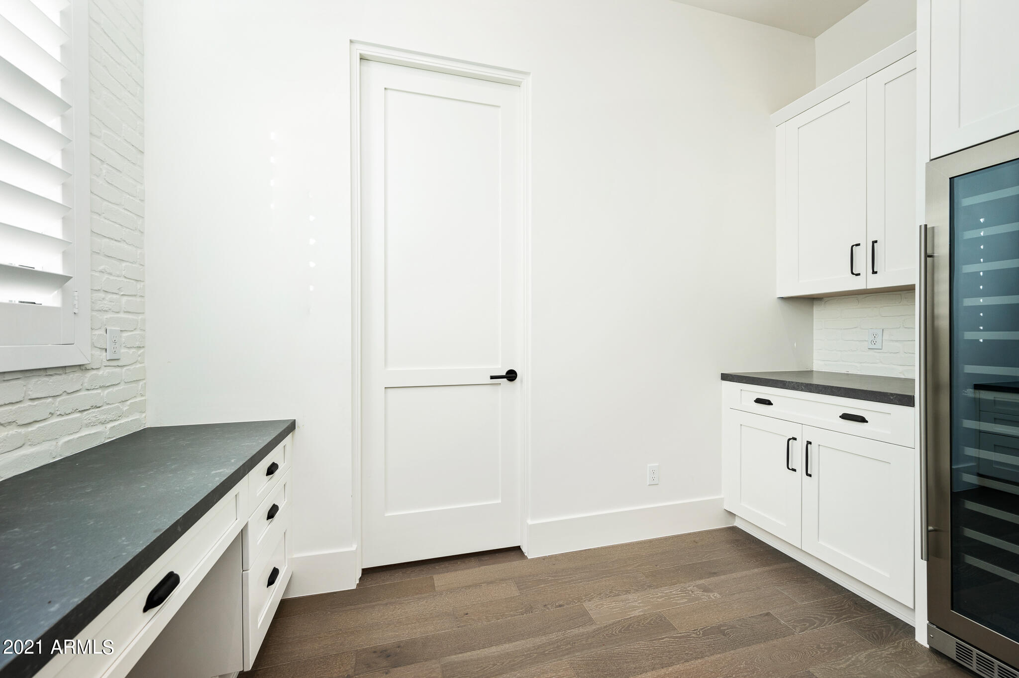 WHITE HORSE - Residential