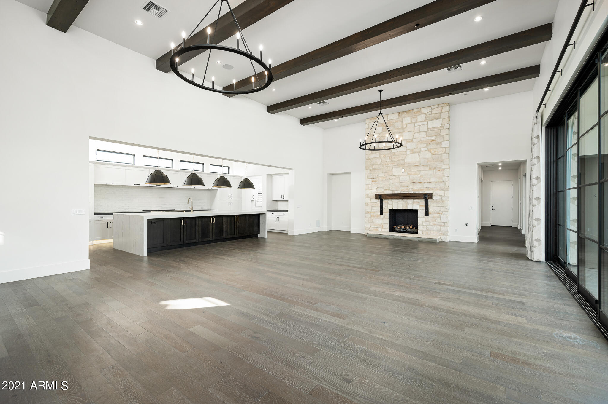 WHITE HORSE - Residential