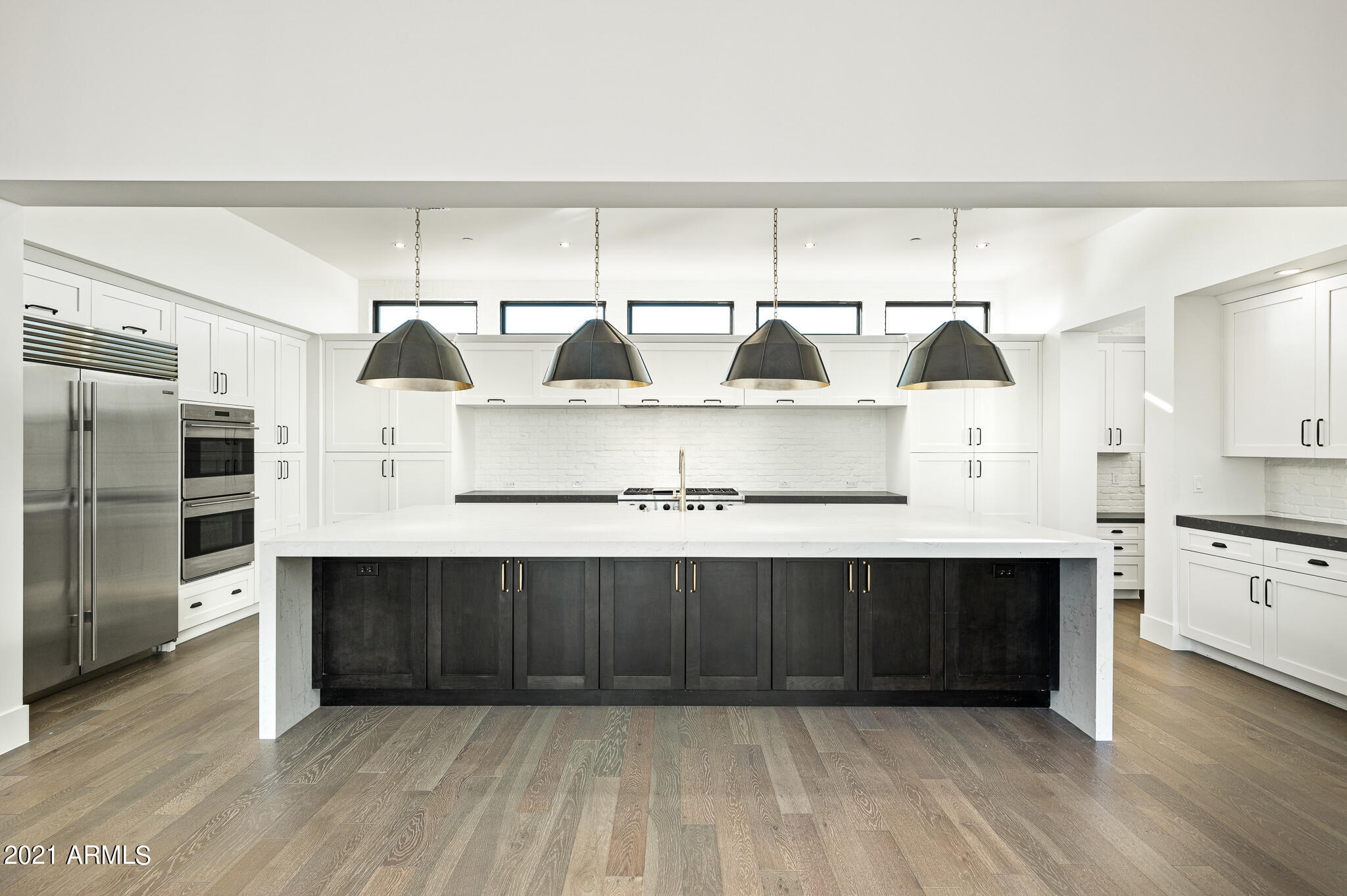 WHITE HORSE - Residential