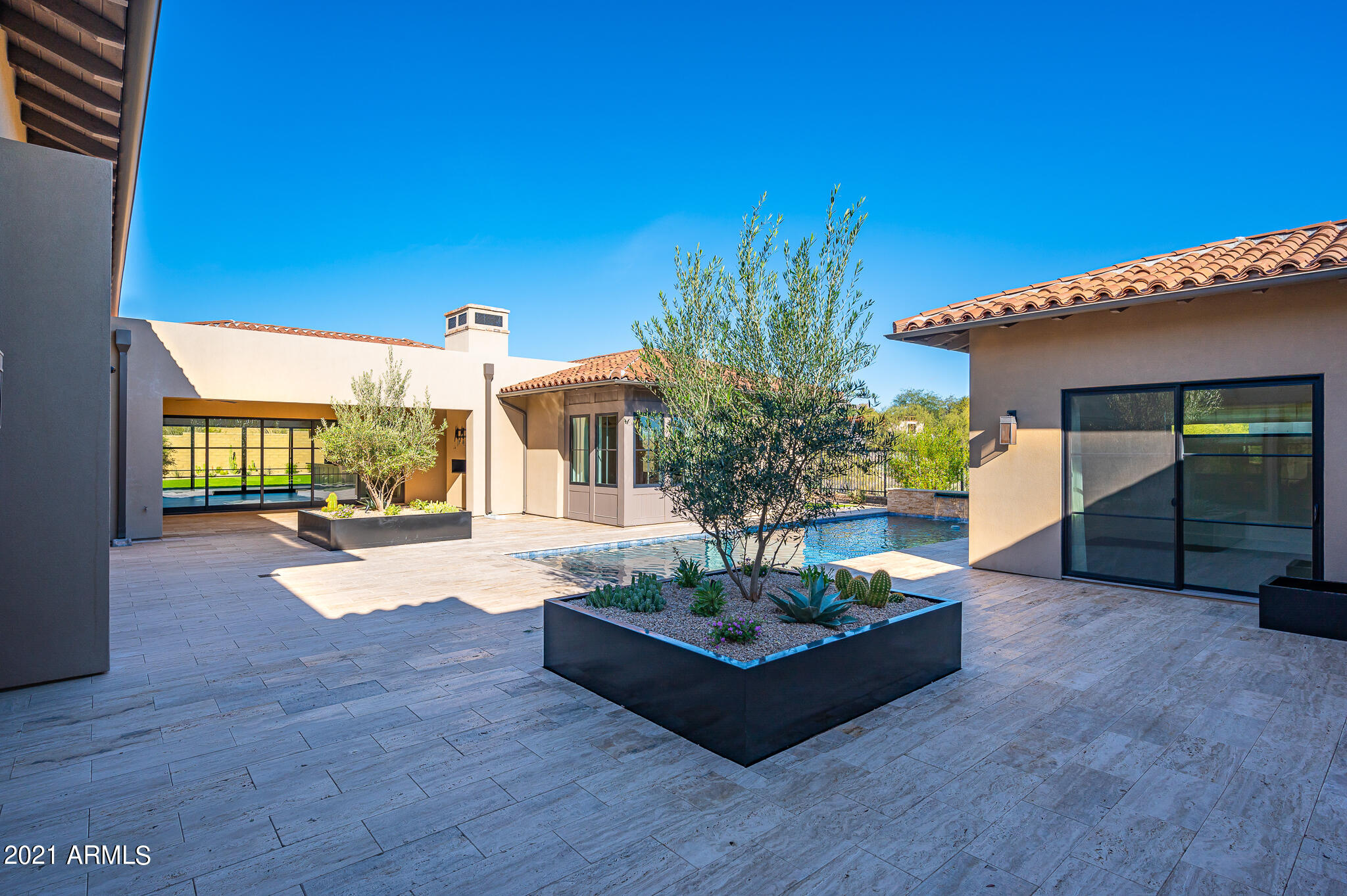 WHITE HORSE - Residential