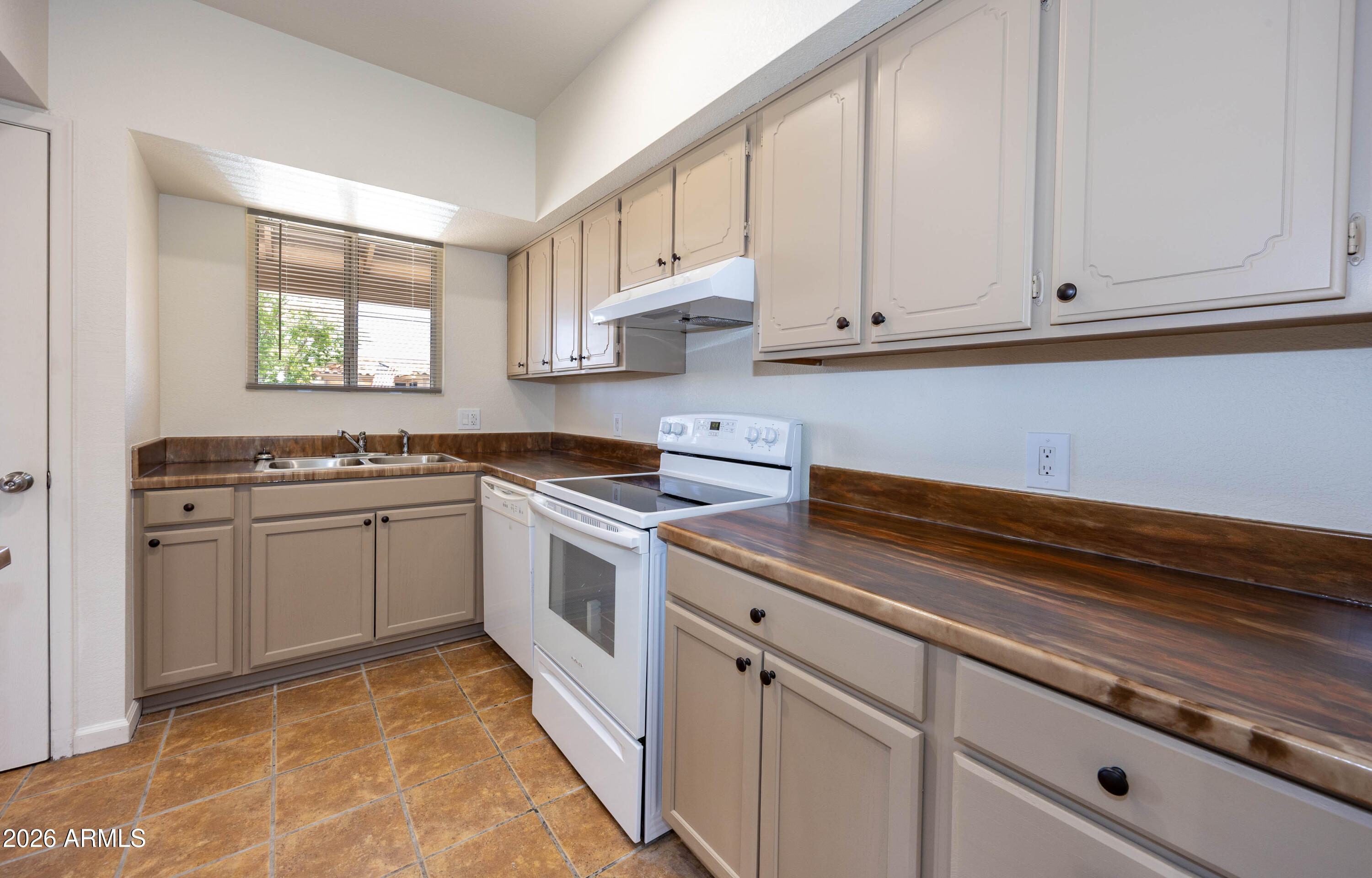 COCHISE VISTA CONDOMINIUMS - Residential