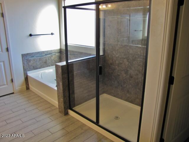 ESTATES/HOLIDAY - Residential Lease