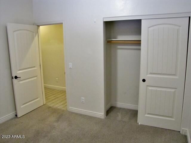 ESTATES/HOLIDAY - Residential Lease