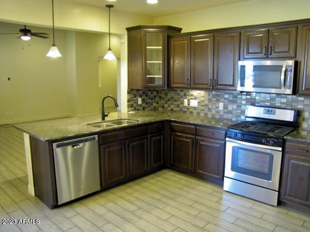 ESTATES/HOLIDAY - Residential Lease