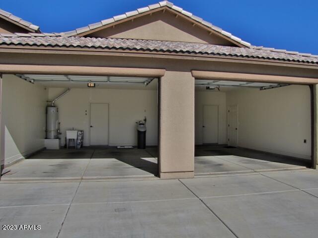 ESTATES/HOLIDAY - Residential Lease