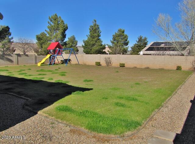 ESTATES/HOLIDAY - Residential Lease