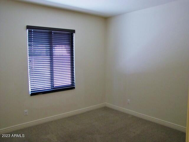ESTATES/HOLIDAY - Residential Lease