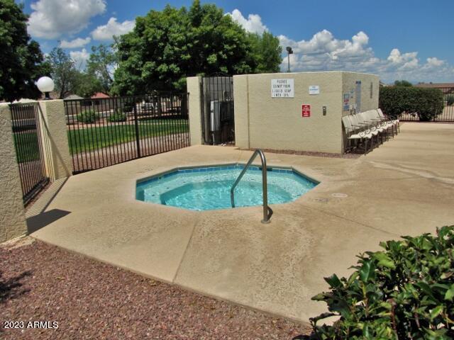 ESTATES/HOLIDAY - Residential Lease