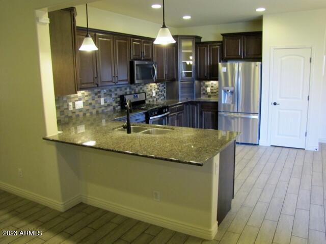 ESTATES/HOLIDAY - Residential Lease