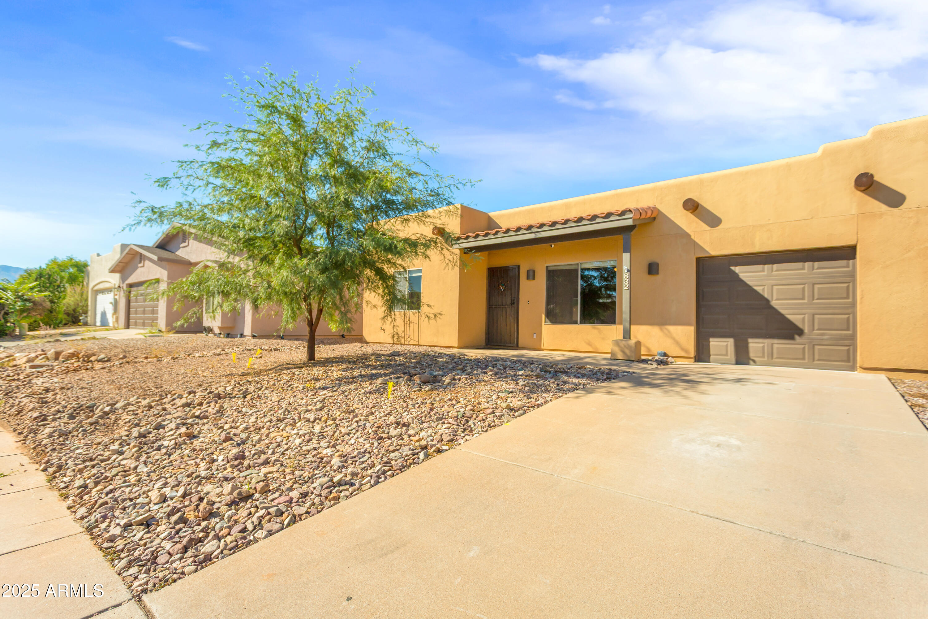 SUPER CUTE 2 bed 2 bath home with a 1 car garage. This home was updated in 2021, and showcases a beautiful kitchen, bathrooms, and flooring. The backyard has newer trees just waiting to fully develop, and a nice porch screen to allow for shaded relaxation. Located in the center of Sierra Vista, come make this cozy retreat your new home!
