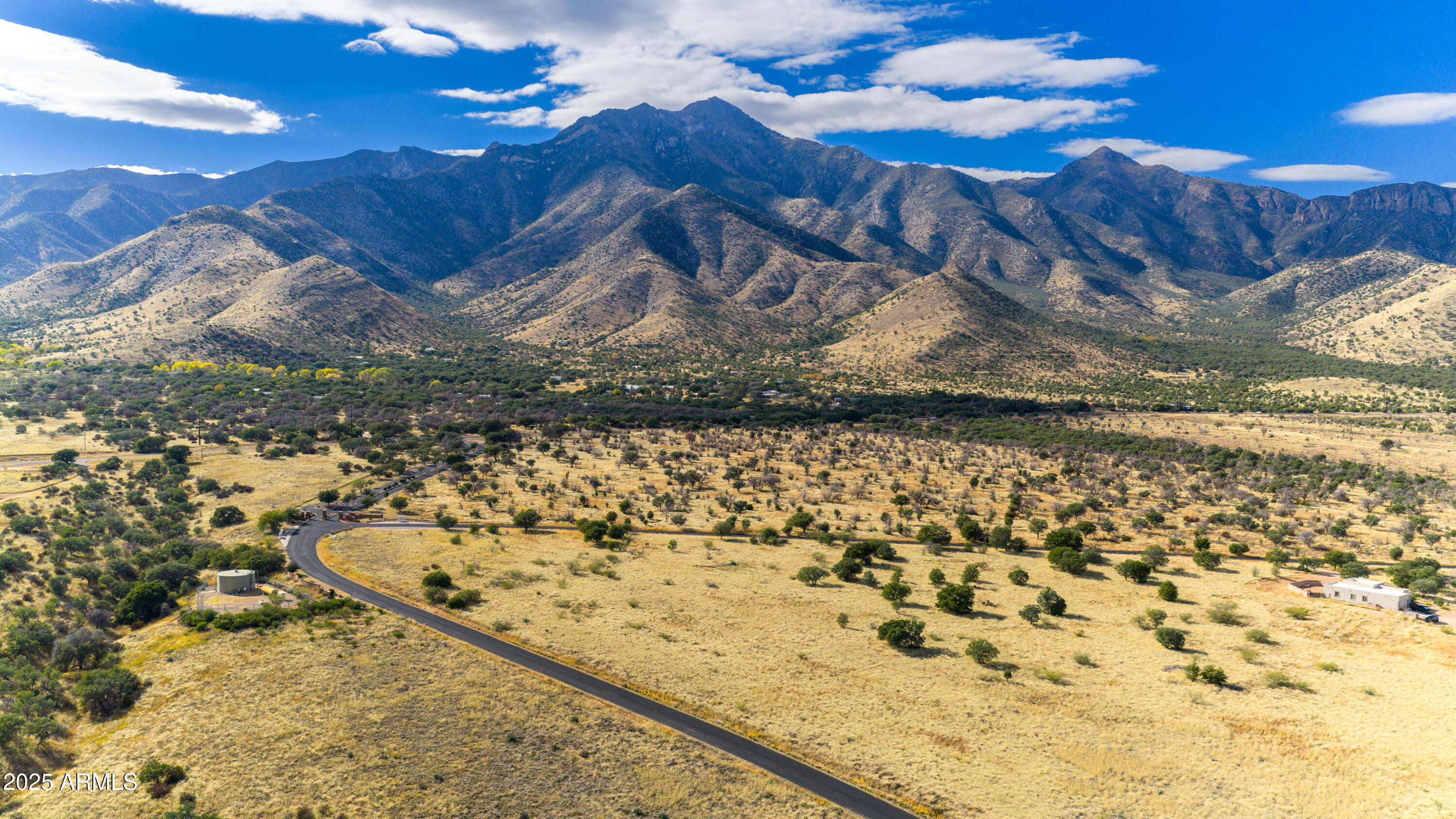 WILDHORSE - Land