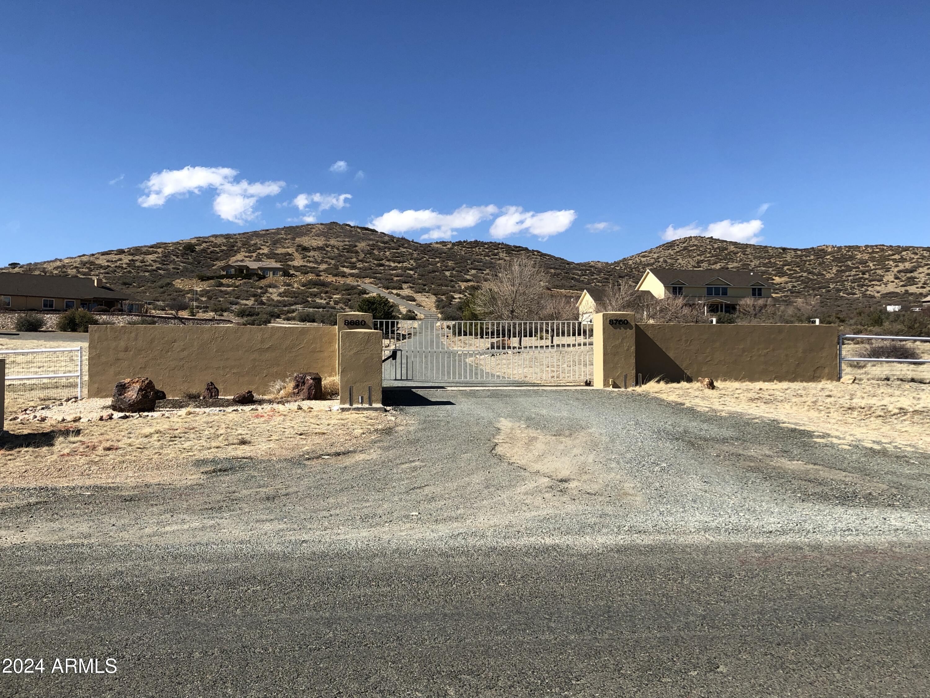 COYOTE CREST AMD - Land