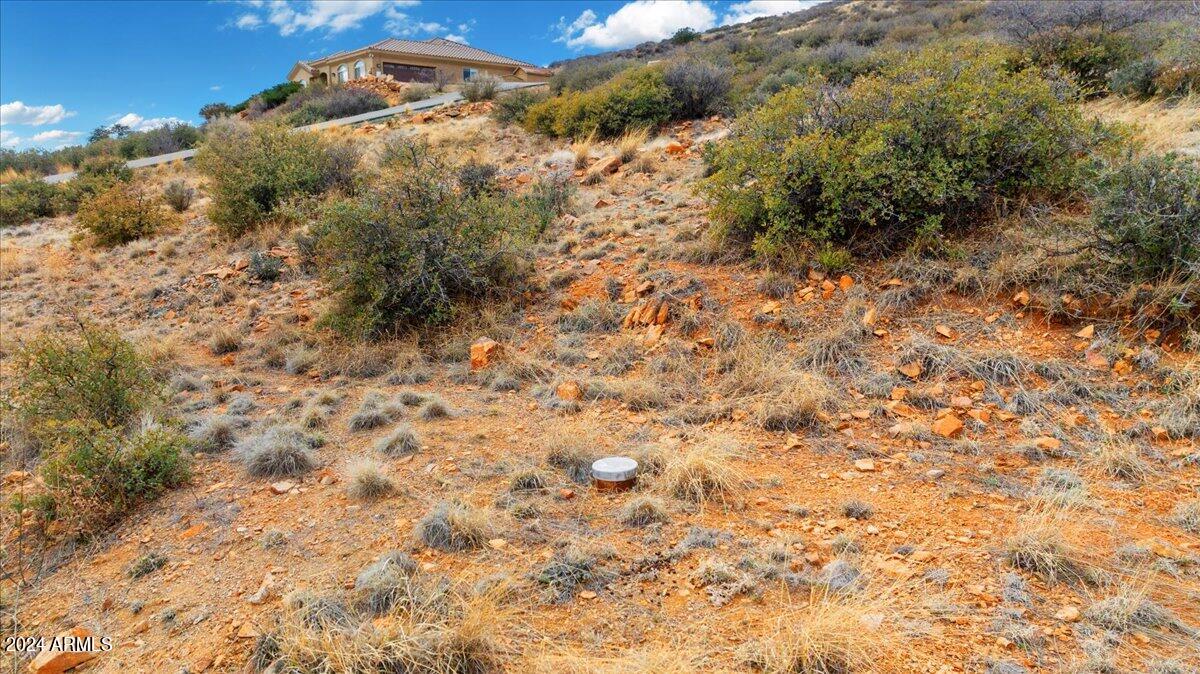 COYOTE CREST AMD - Land