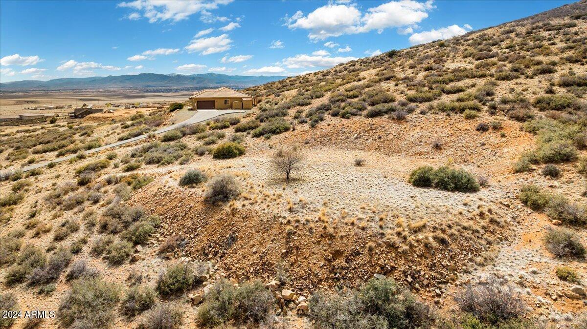 COYOTE CREST AMD - Land