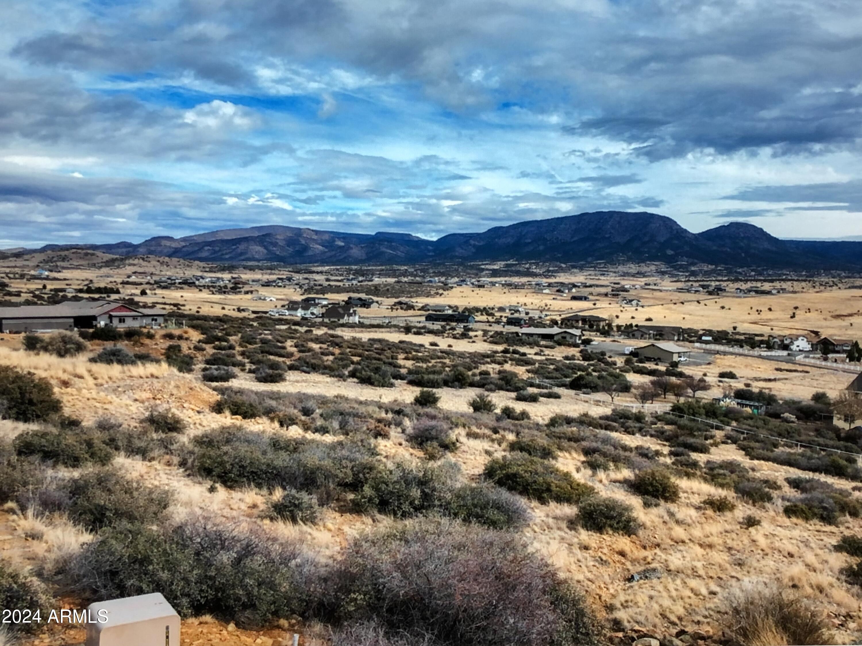 COYOTE CREST AMD - Land