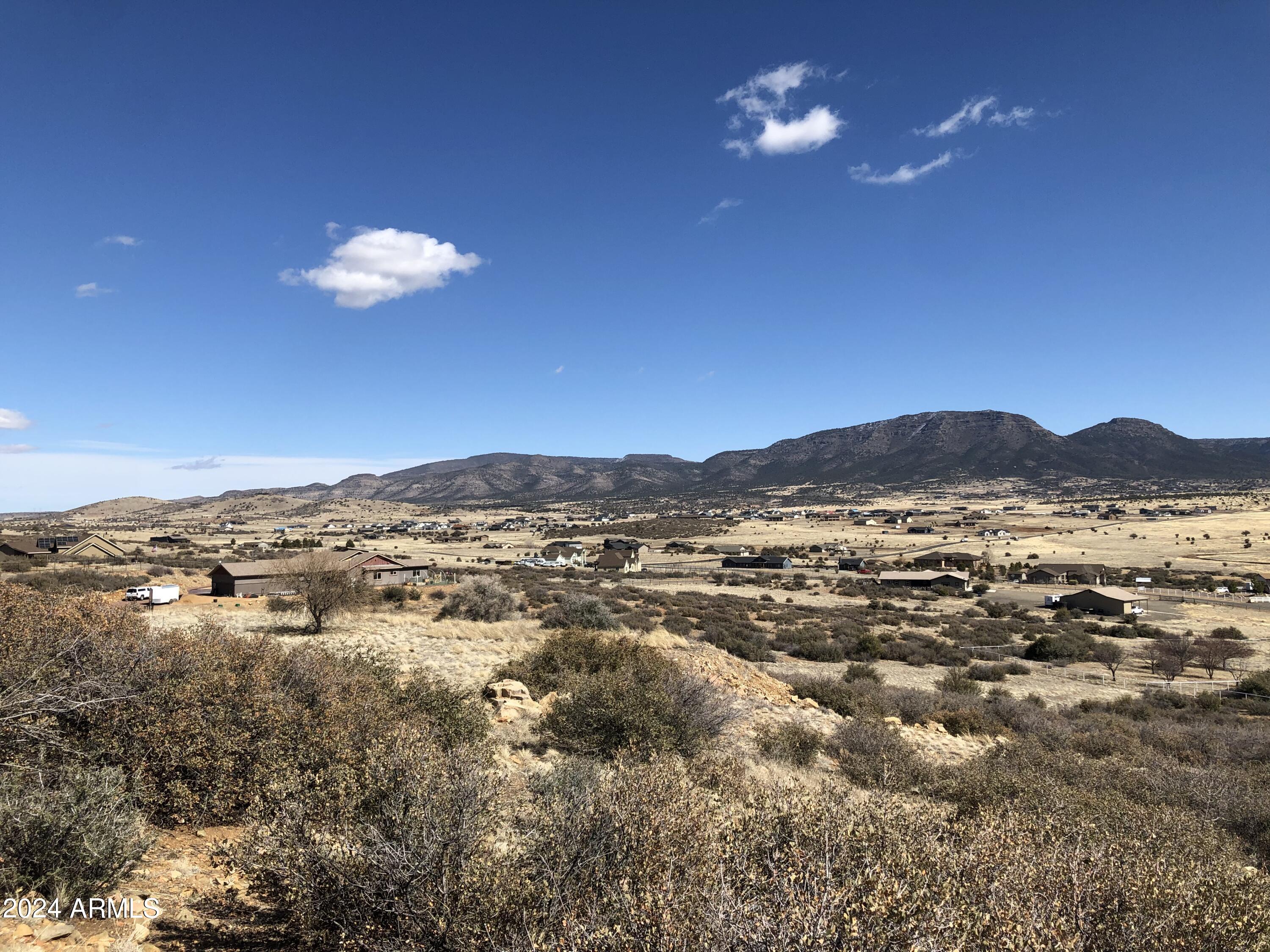 COYOTE CREST AMD - Land