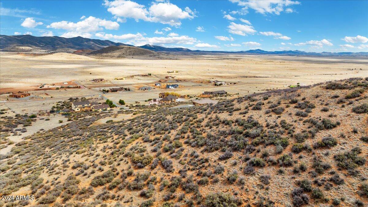 COYOTE CREST AMD - Land