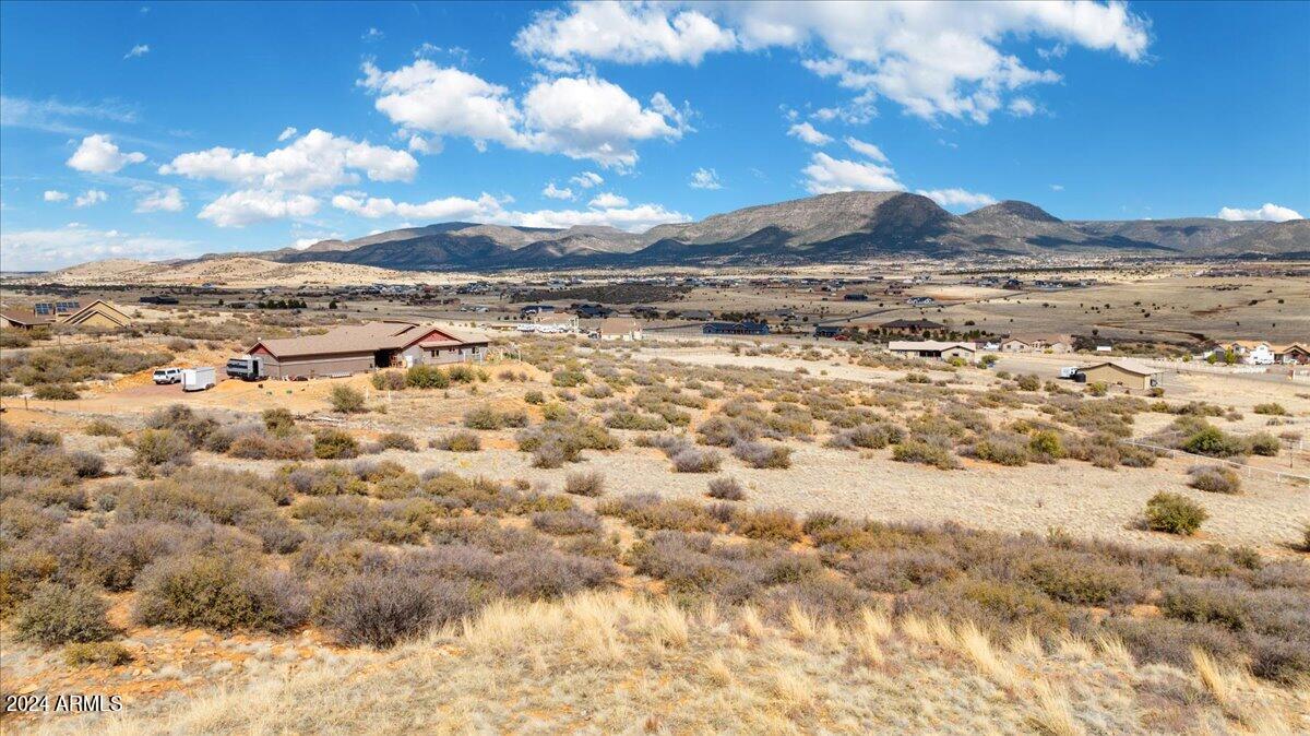 COYOTE CREST AMD - Land