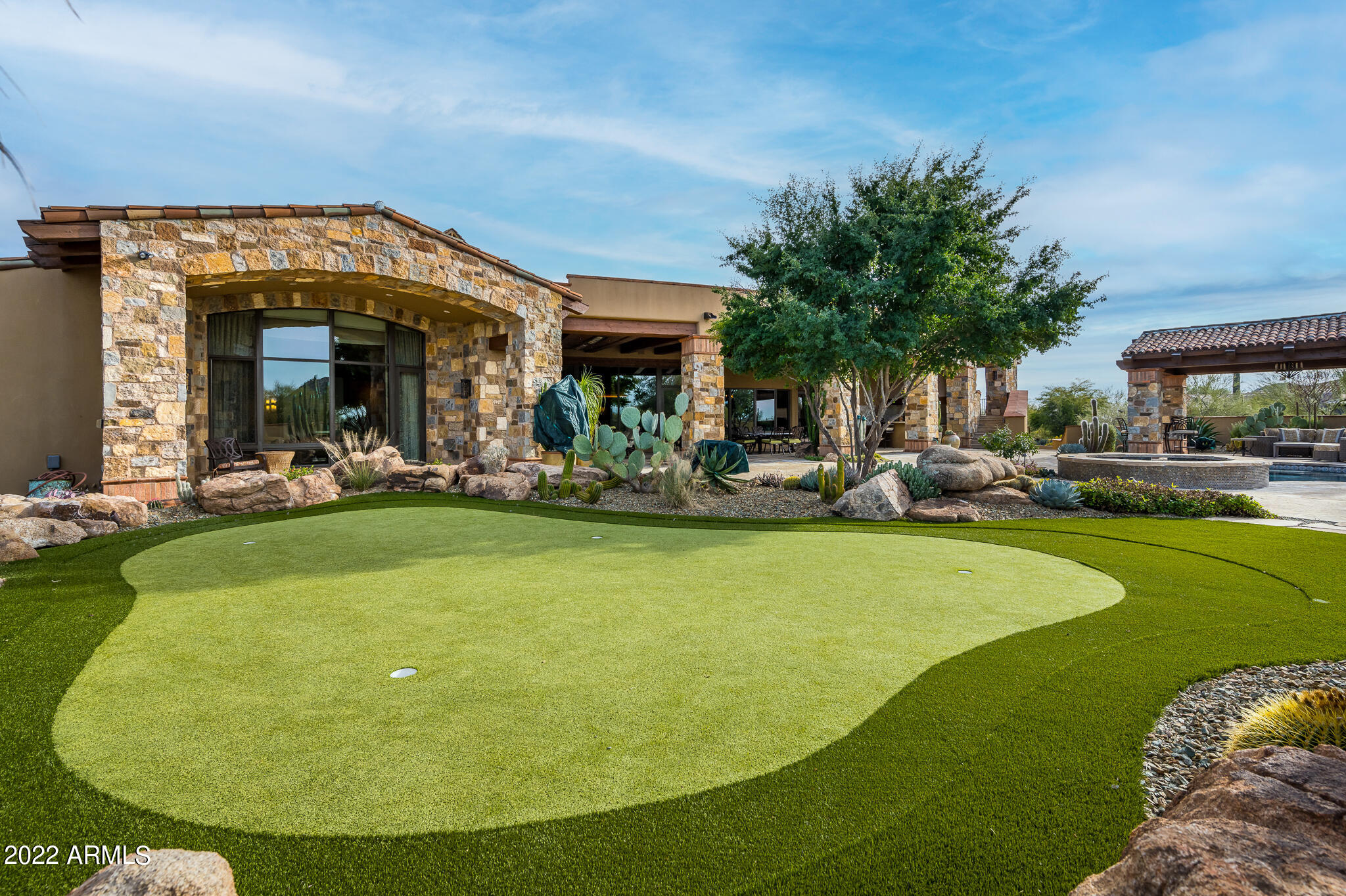 WHISPER ROCK UNIT 3 - Residential