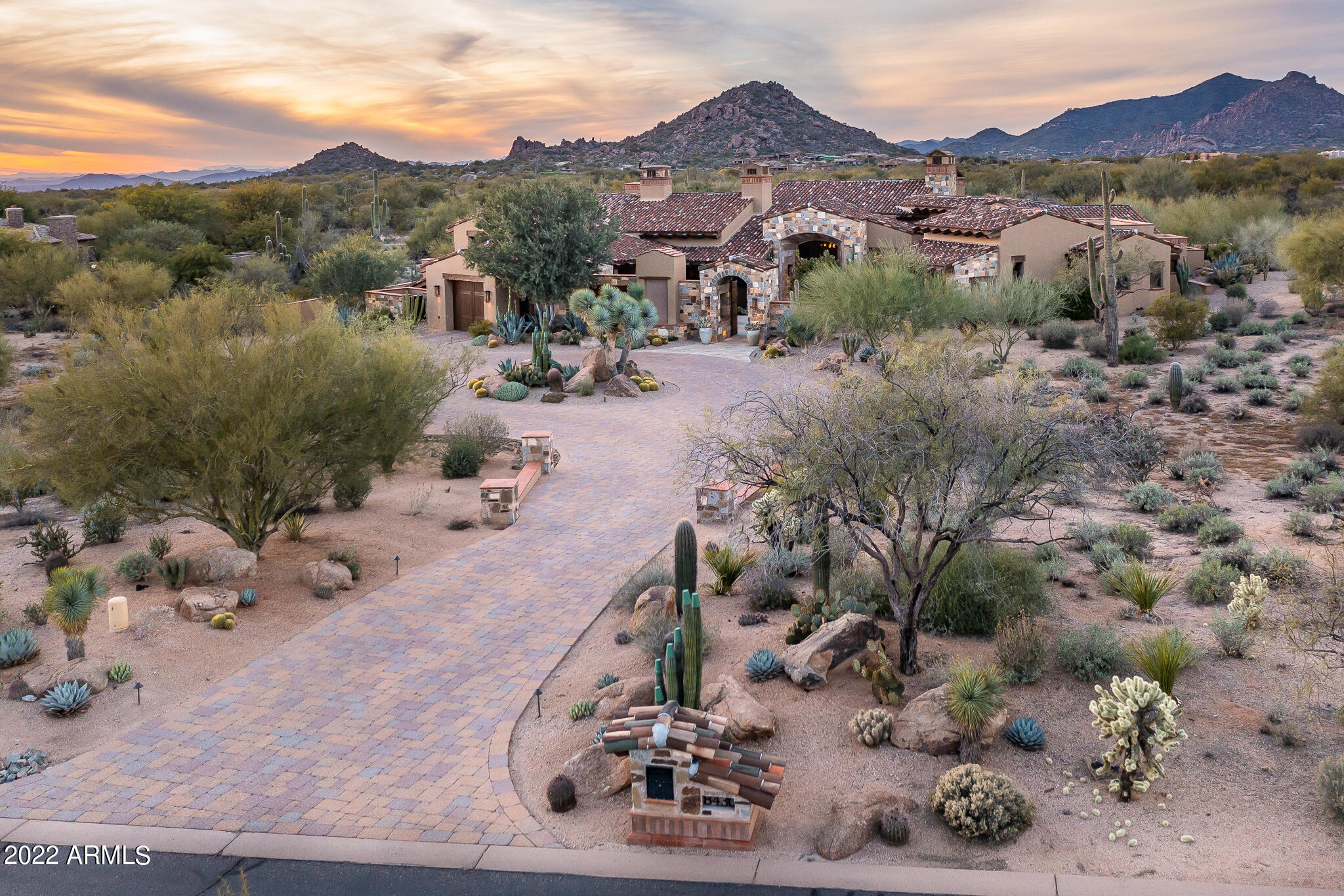 WHISPER ROCK UNIT 3 - Residential
