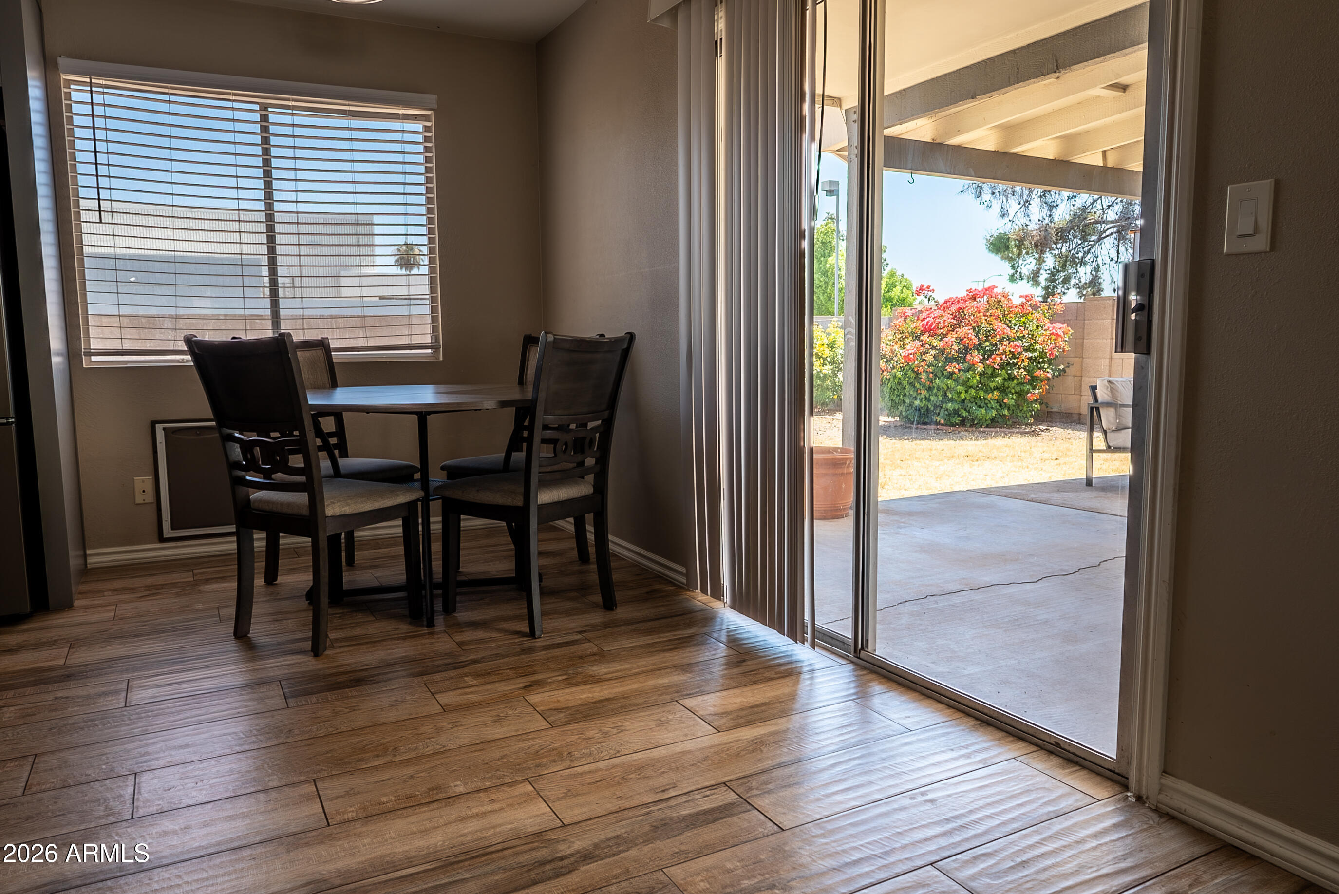 THUNDERBIRD SHADOWS - Residential