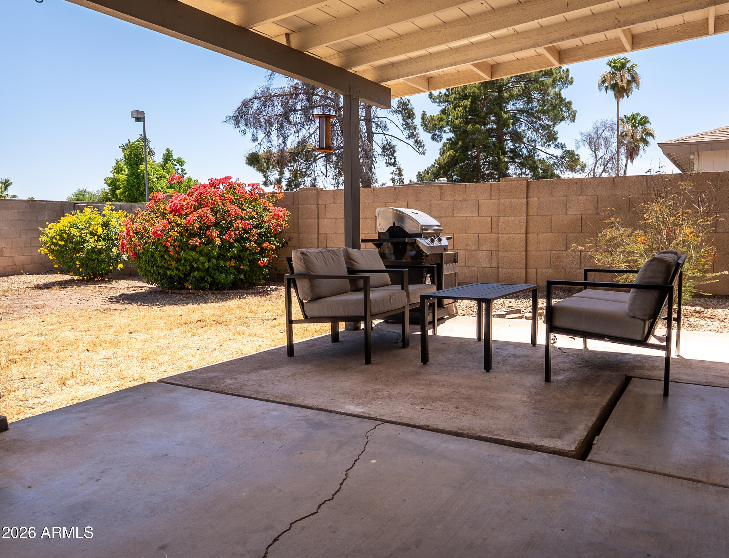 THUNDERBIRD SHADOWS - Residential