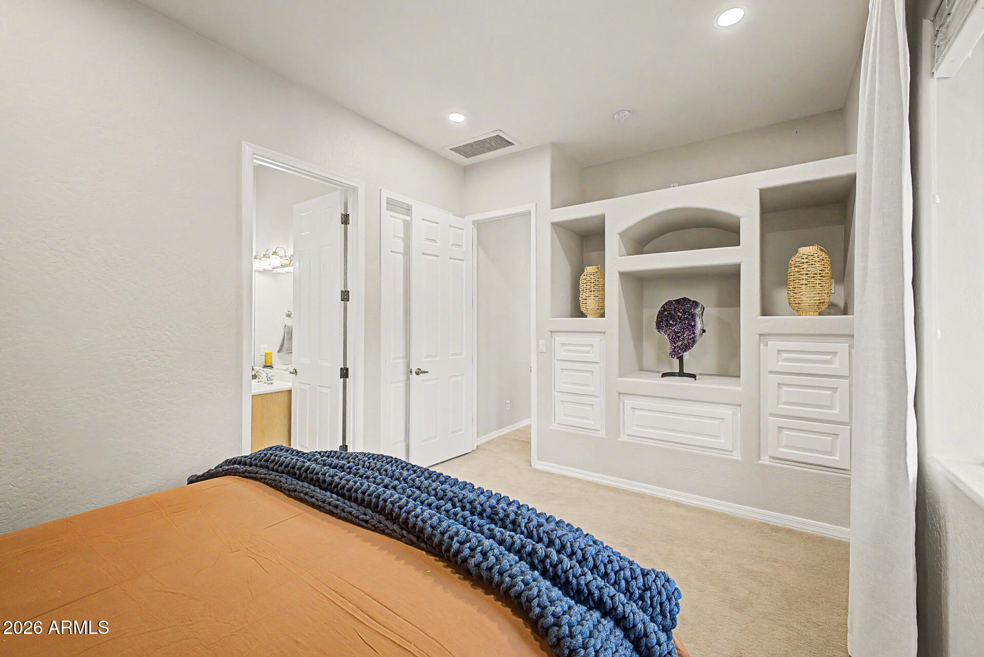 Circle Mountain - Residential