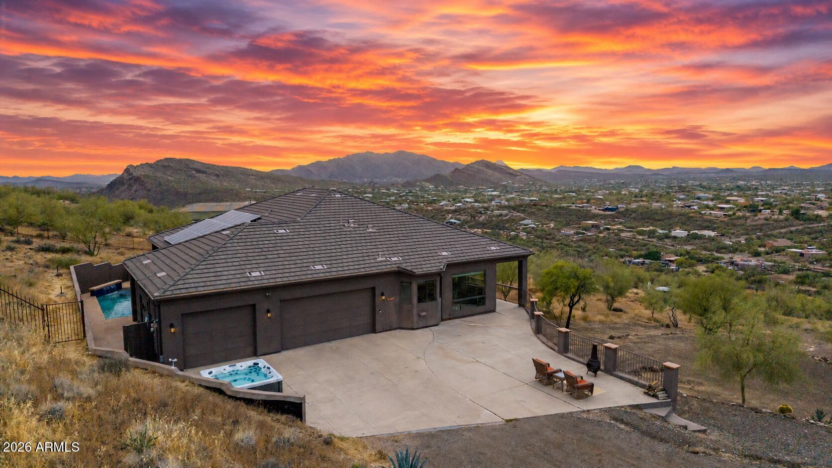 Circle Mountain - Residential