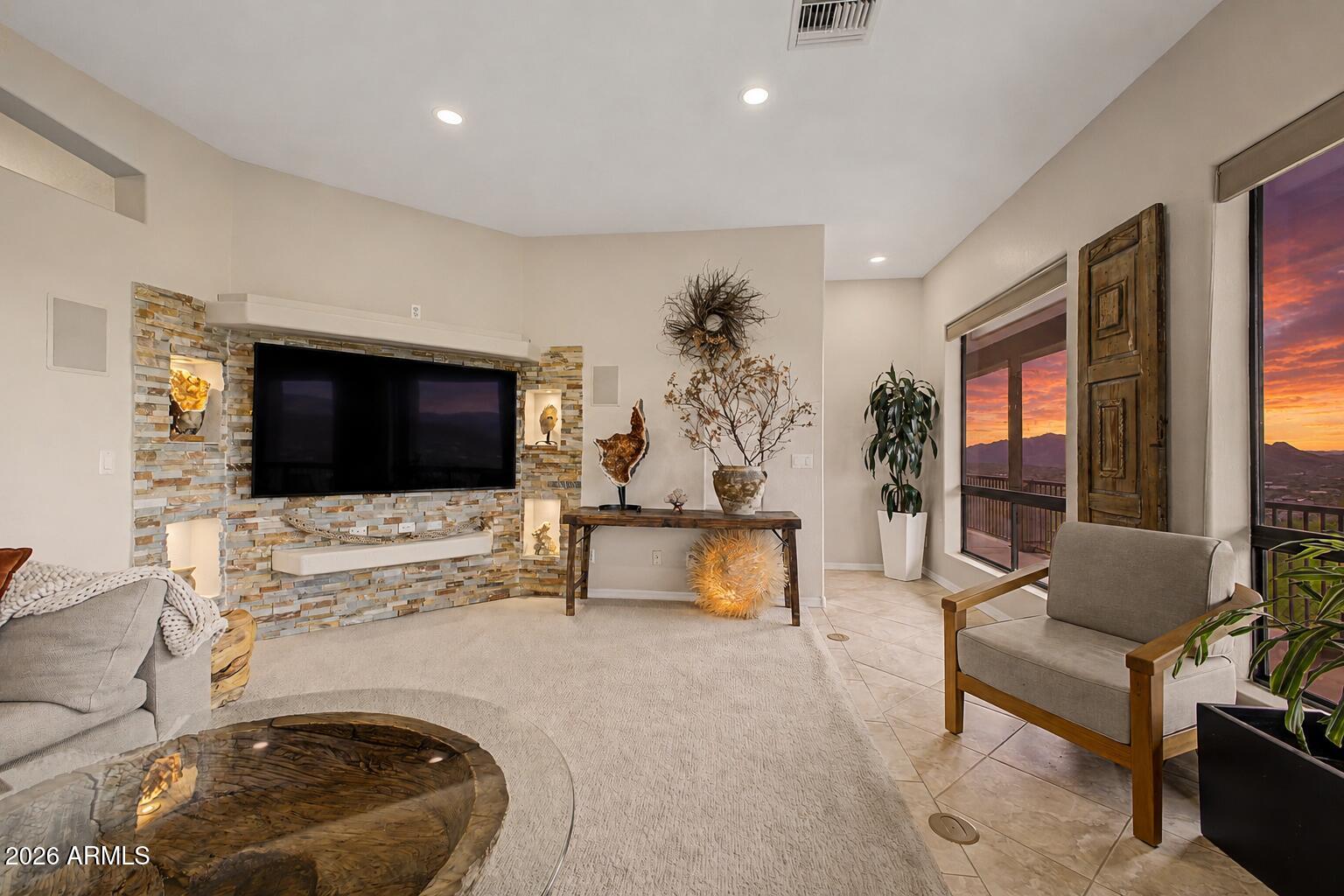 Circle Mountain - Residential