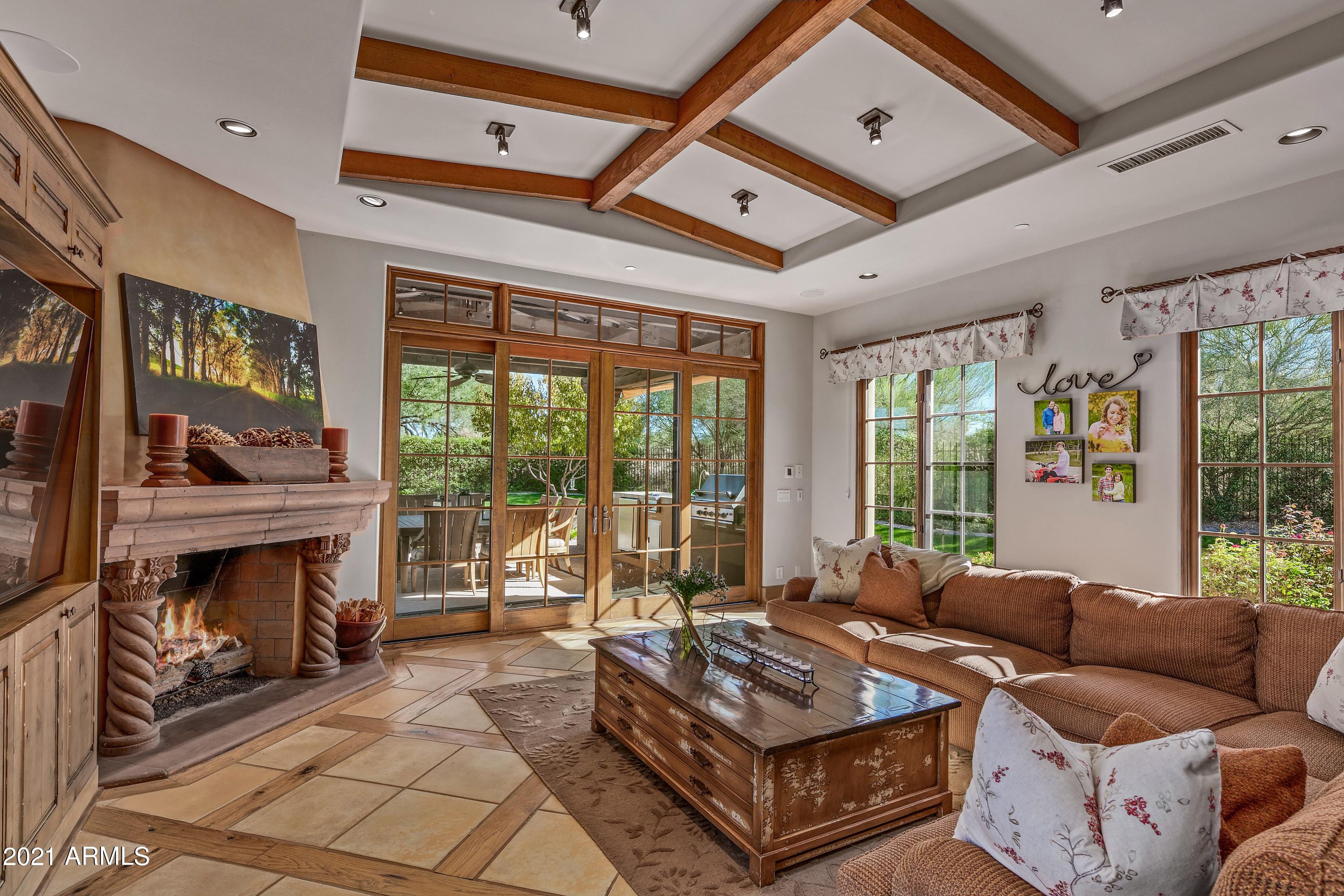 WHISPER ROCK UNIT 1 - Residential