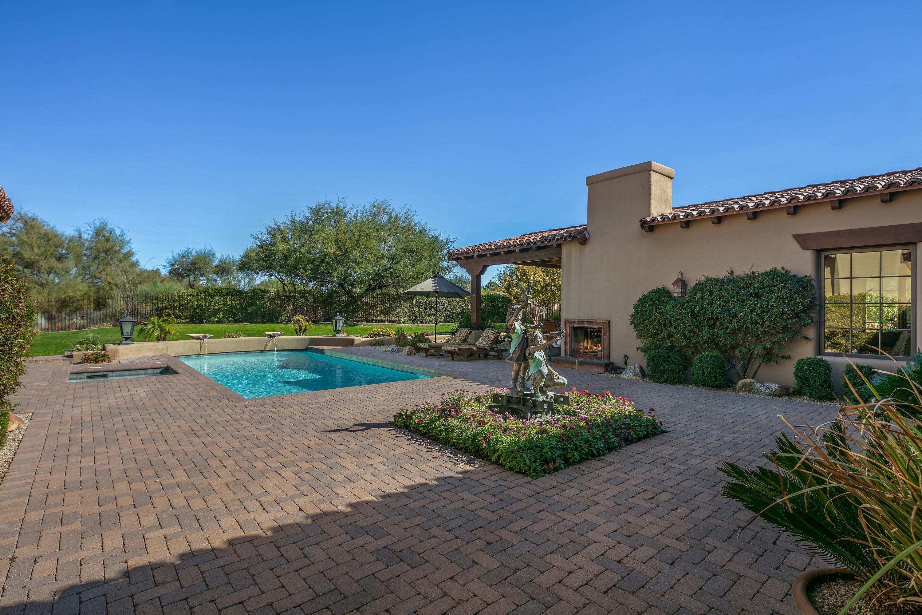 WHISPER ROCK UNIT 1 - Residential