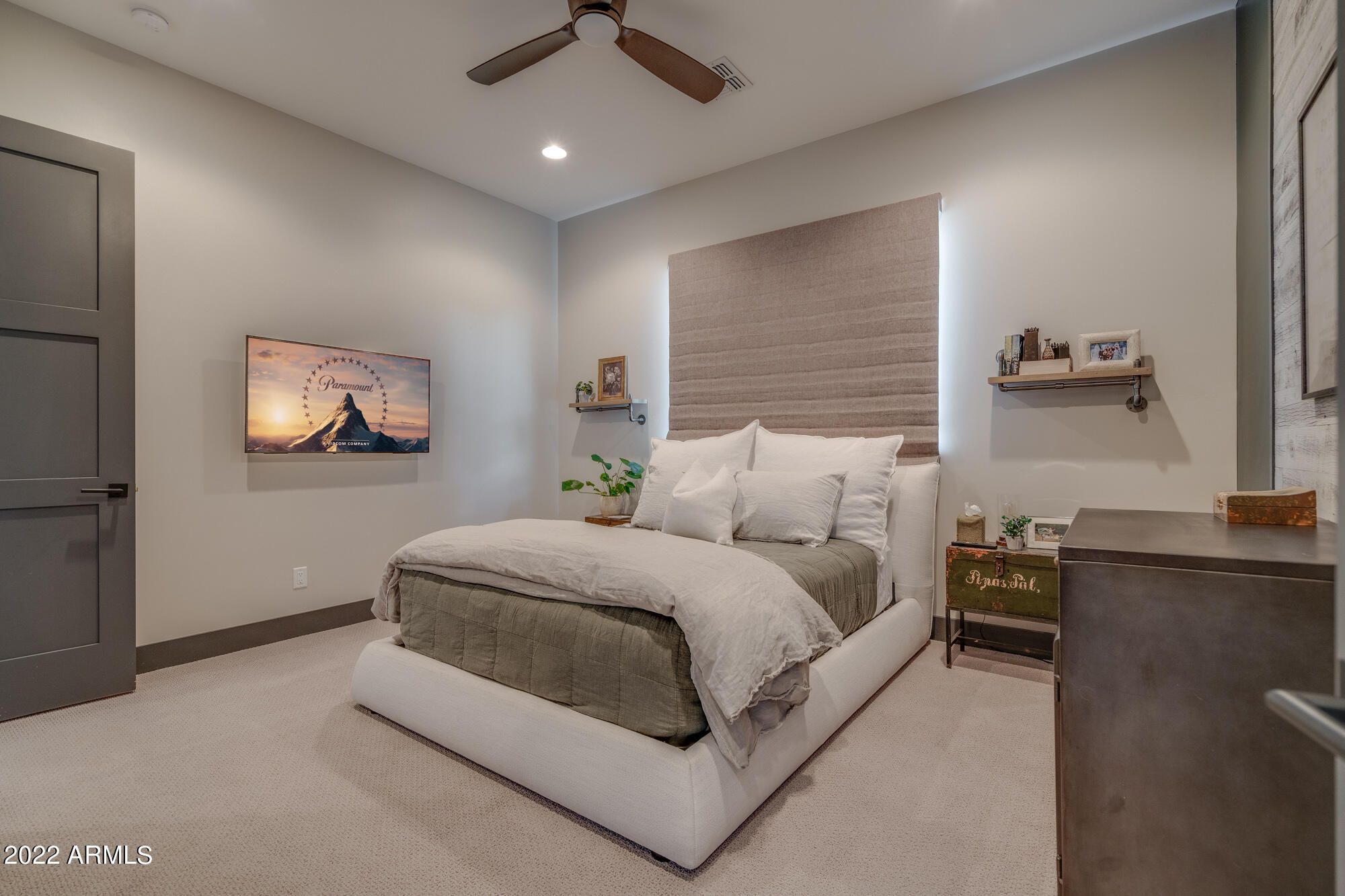 PINNACLE PEAK PLACE - Residential