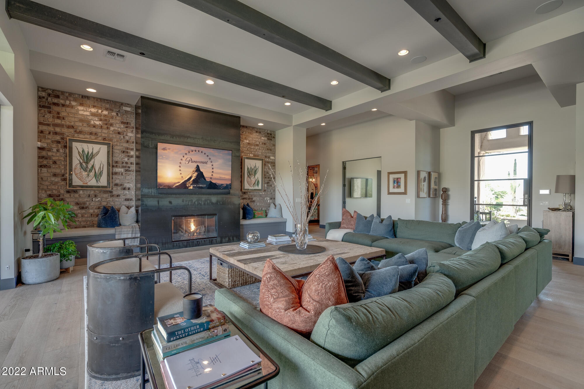 PINNACLE PEAK PLACE - Residential