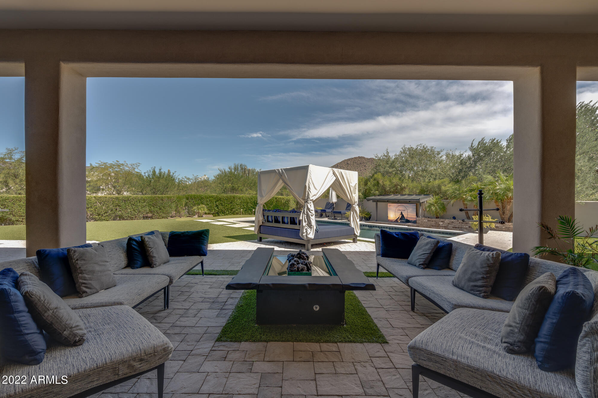 PINNACLE PEAK PLACE - Residential