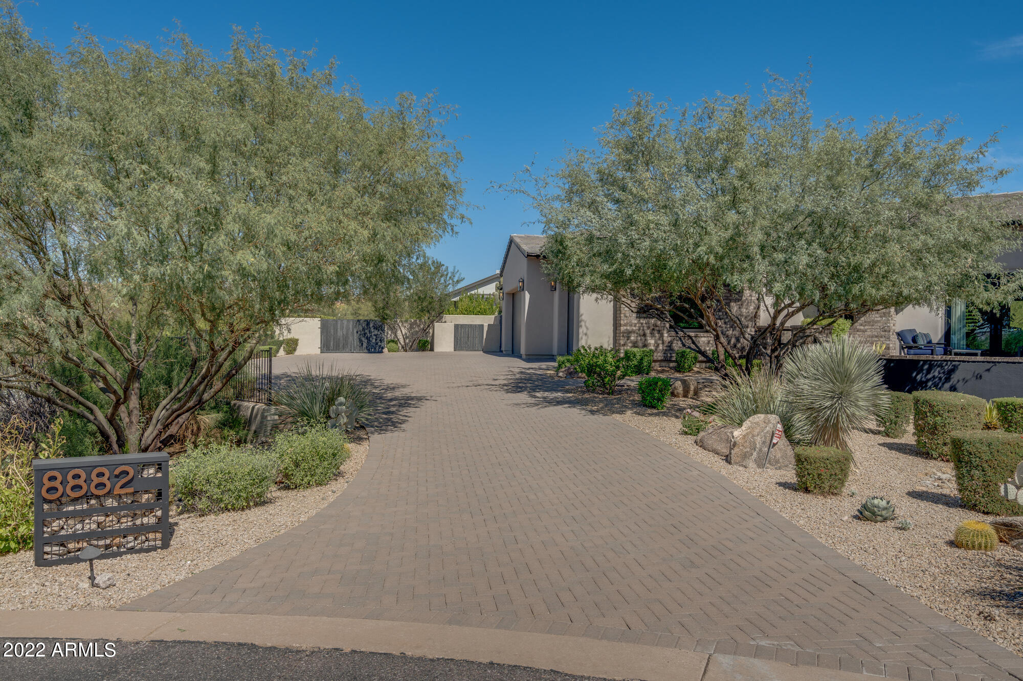 PINNACLE PEAK PLACE - Residential