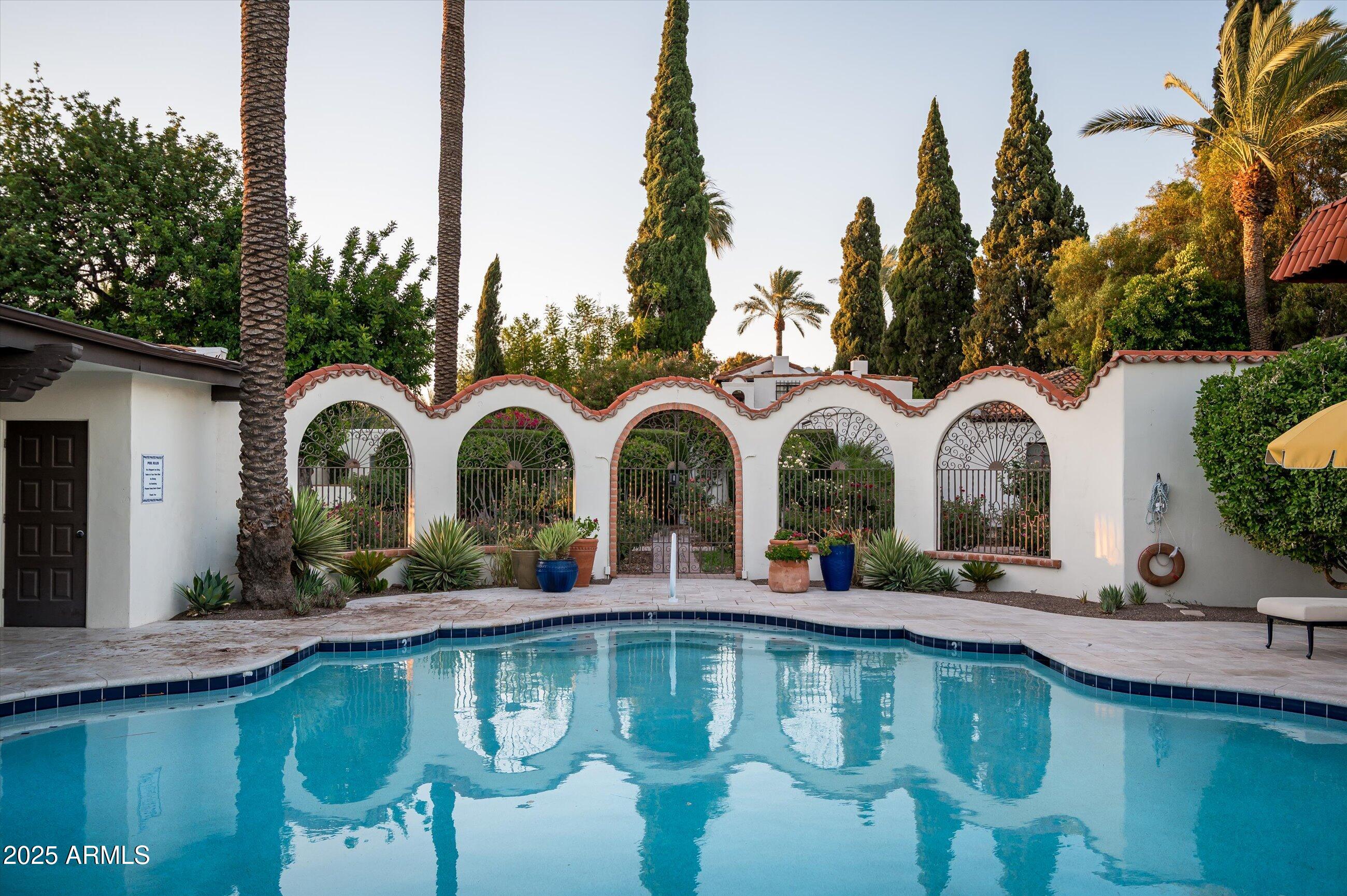 DOS PUERTAS - Residential