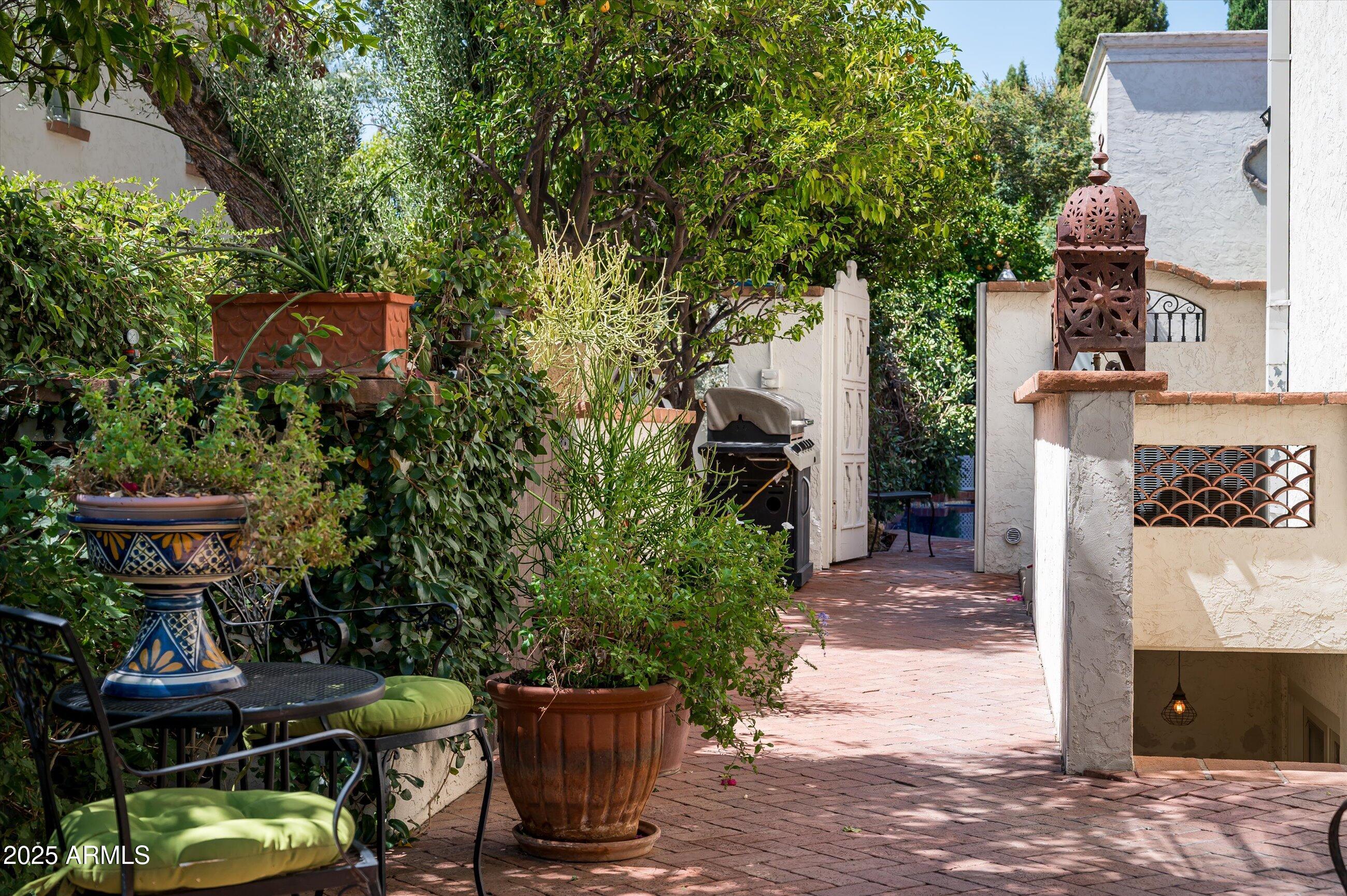 DOS PUERTAS - Residential