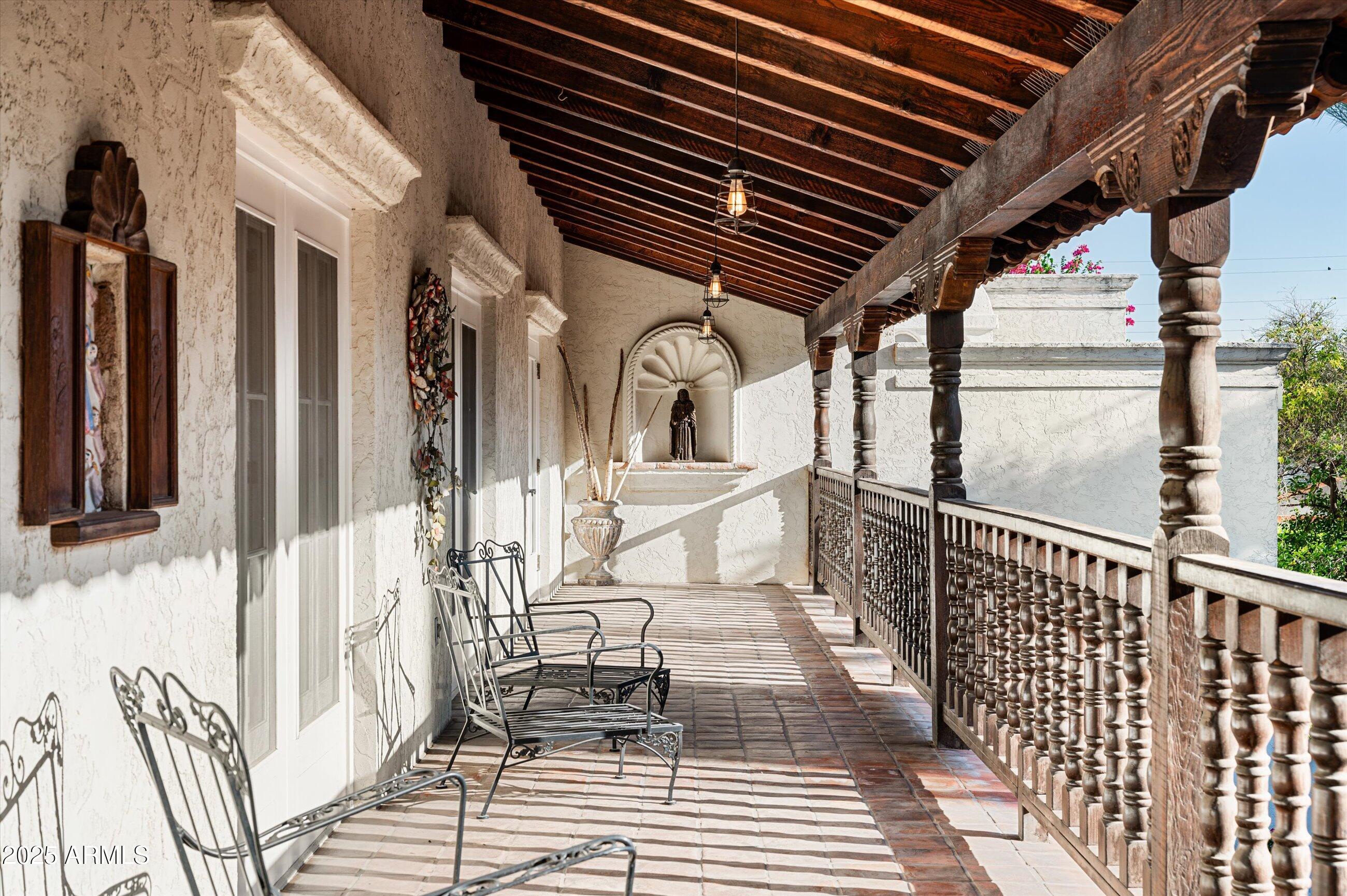 DOS PUERTAS - Residential