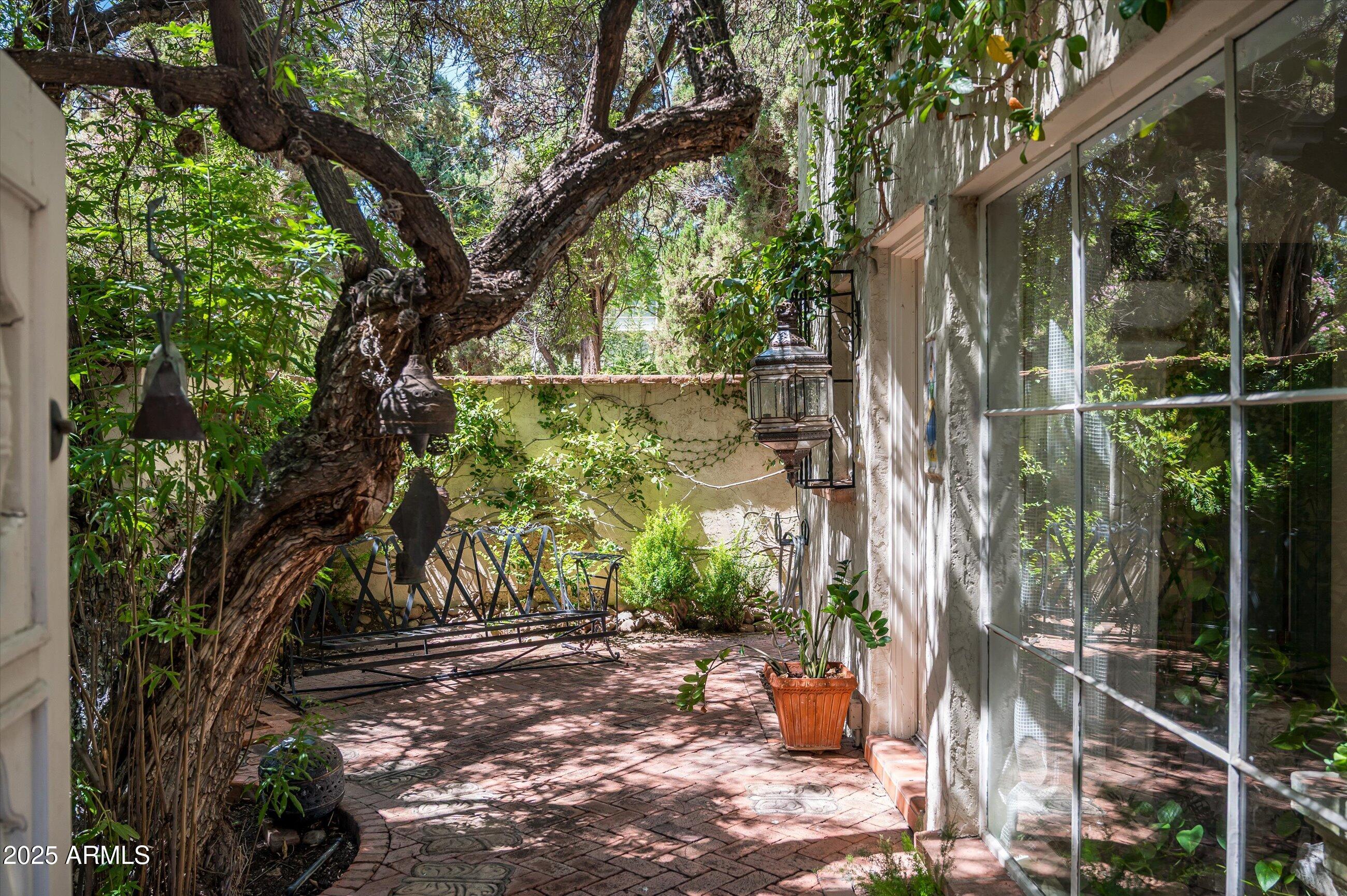 DOS PUERTAS - Residential