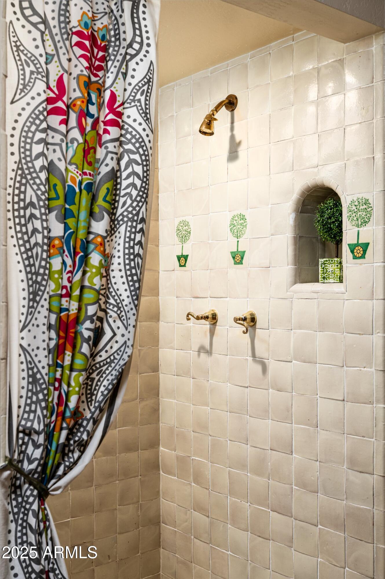 DOS PUERTAS - Residential