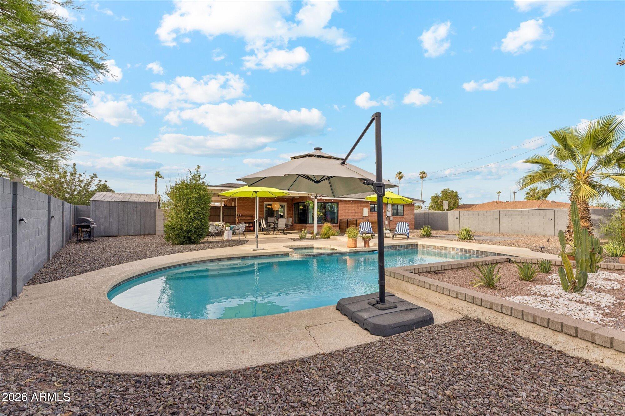 MELROSE ESTATES - Residential