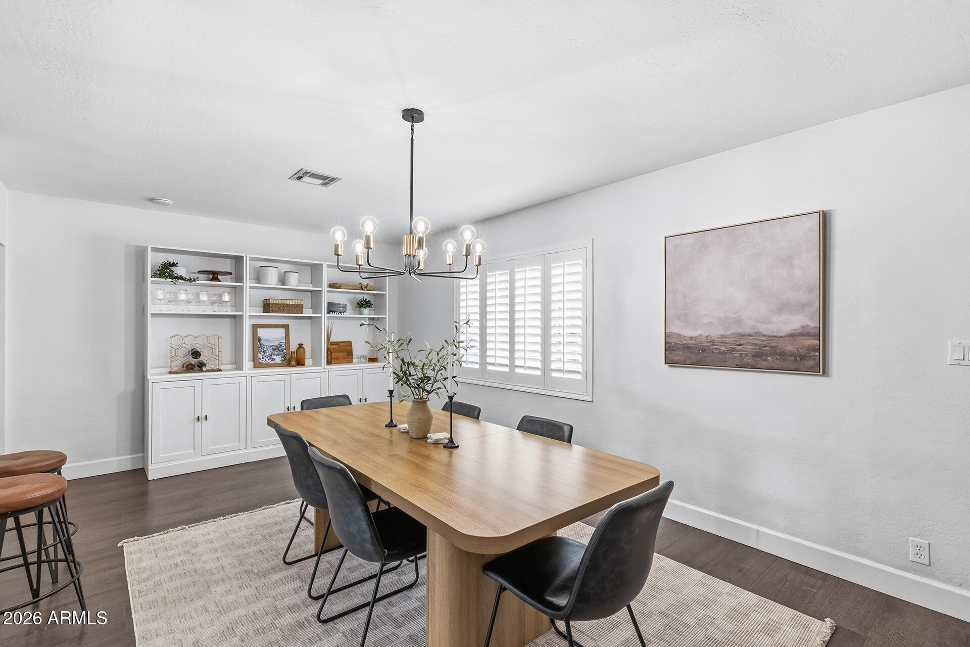 LONG ESTATES - Residential