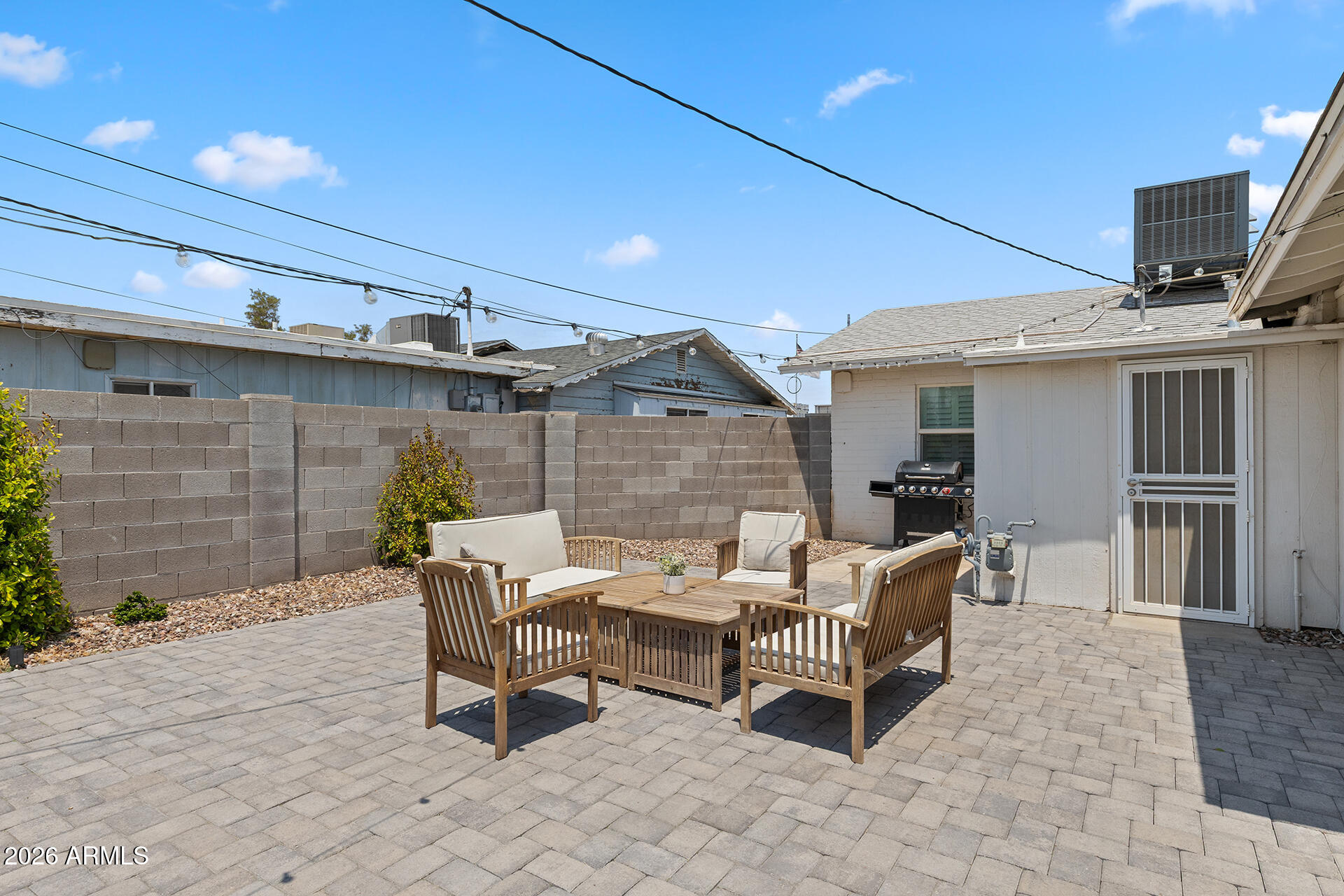 LONG ESTATES - Residential