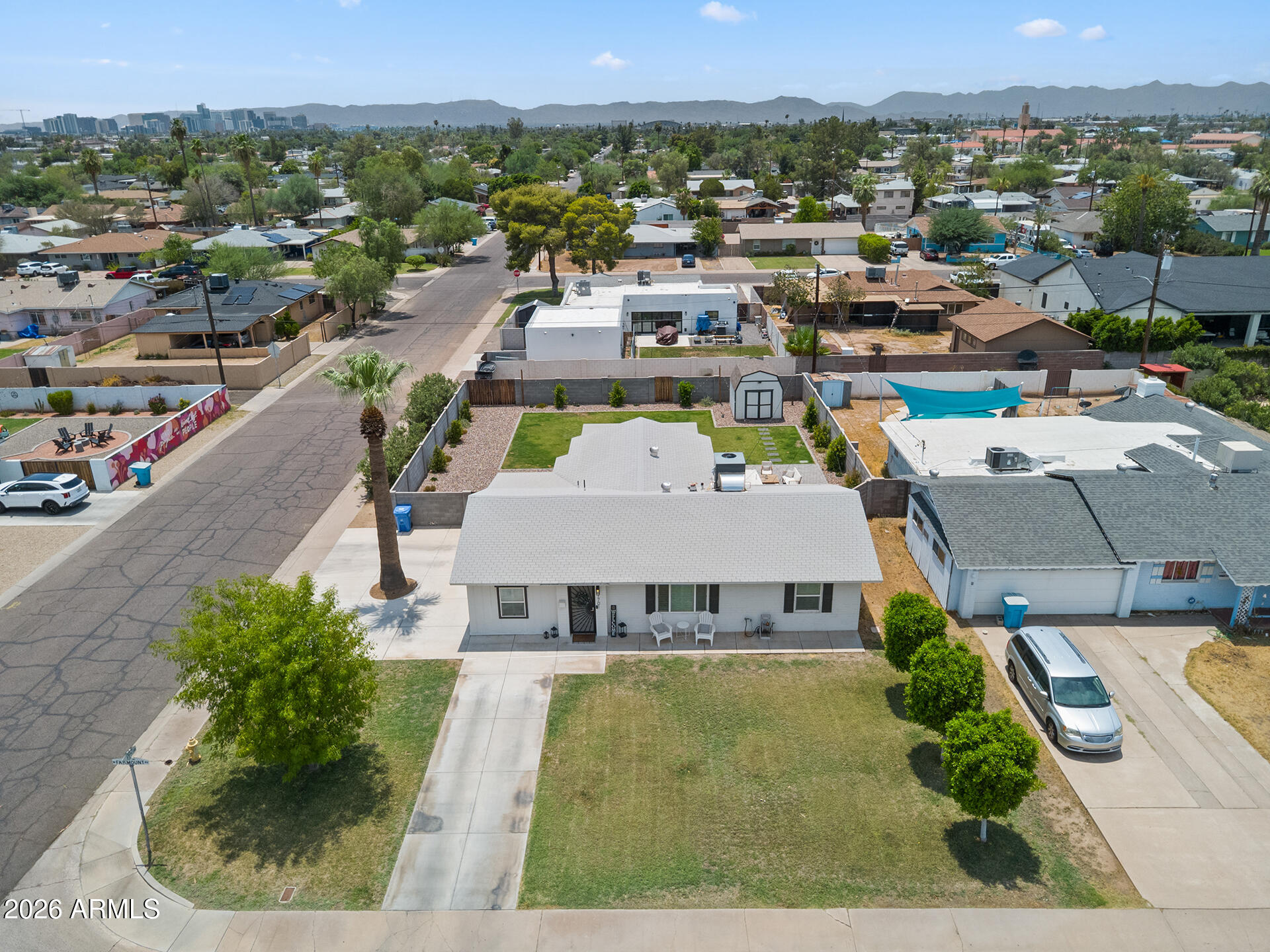 LONG ESTATES - Residential